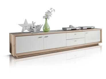 Lowboard mit Stauraum – TV- und Hifi-Möbel mit großer Stellfläche