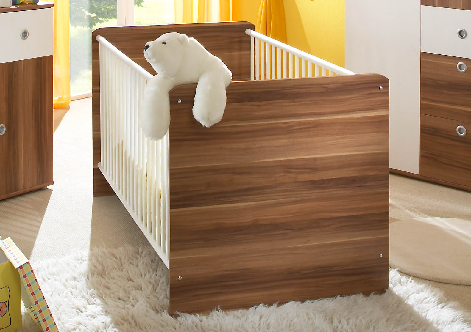 Vorschaubild von TINA Babybett walnuss / weiss Vorschaubild von TINA Babybett walnuss / weiss