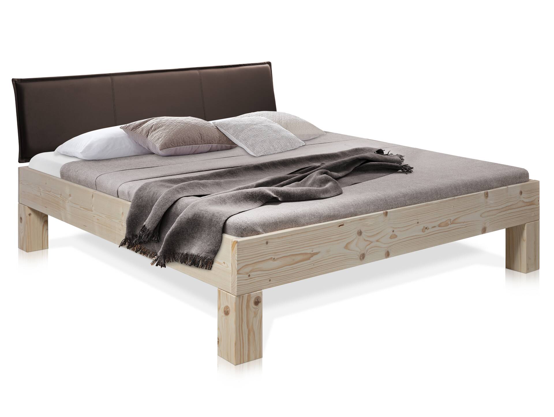 LUKY 4-Fuß-Bett mit Polster-Kopfteil, Material Massivholz, Fichte massiv 140 x 200 cm | natur | Kunstleder Braun