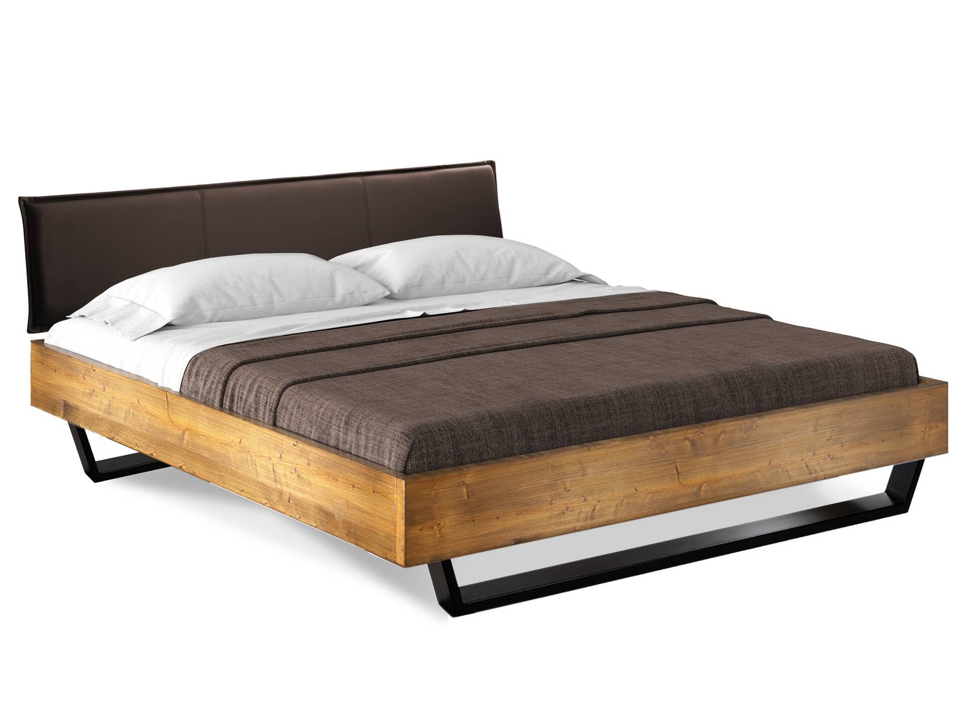 CURBY Kufenbett mit Polsterkopfteil, Material Massivholz, rustikale Altholzoptik, Fichte, Kufen schwarz 140 x 200 cm | vintage | Kunstleder Braun ohne Steppung
