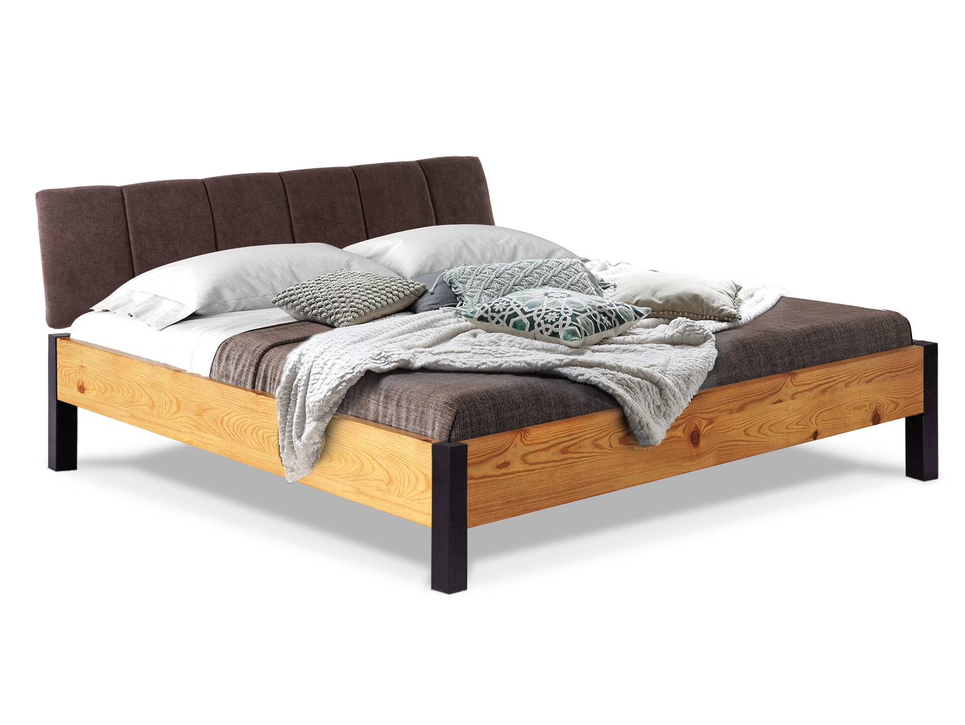 CURBY Bett Metallfuß, mit Polsterkopfteil, Material Massivholz, rustikale Altholzoptik, Fichte 120 x 200 cm | natur | Stoff Braun mit Steppung