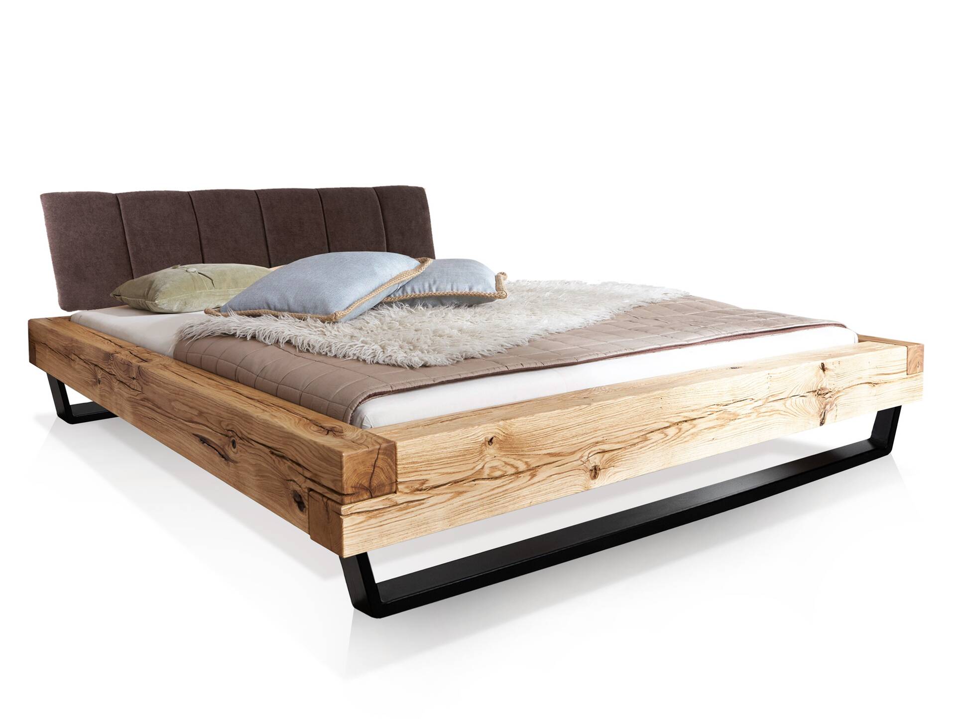 LIAS Balkenbett mit Polster-Kopfteil, Kufenfuß, Material Massivholz Eiche 180 x 200 cm | Stoff Braun mit Steppung