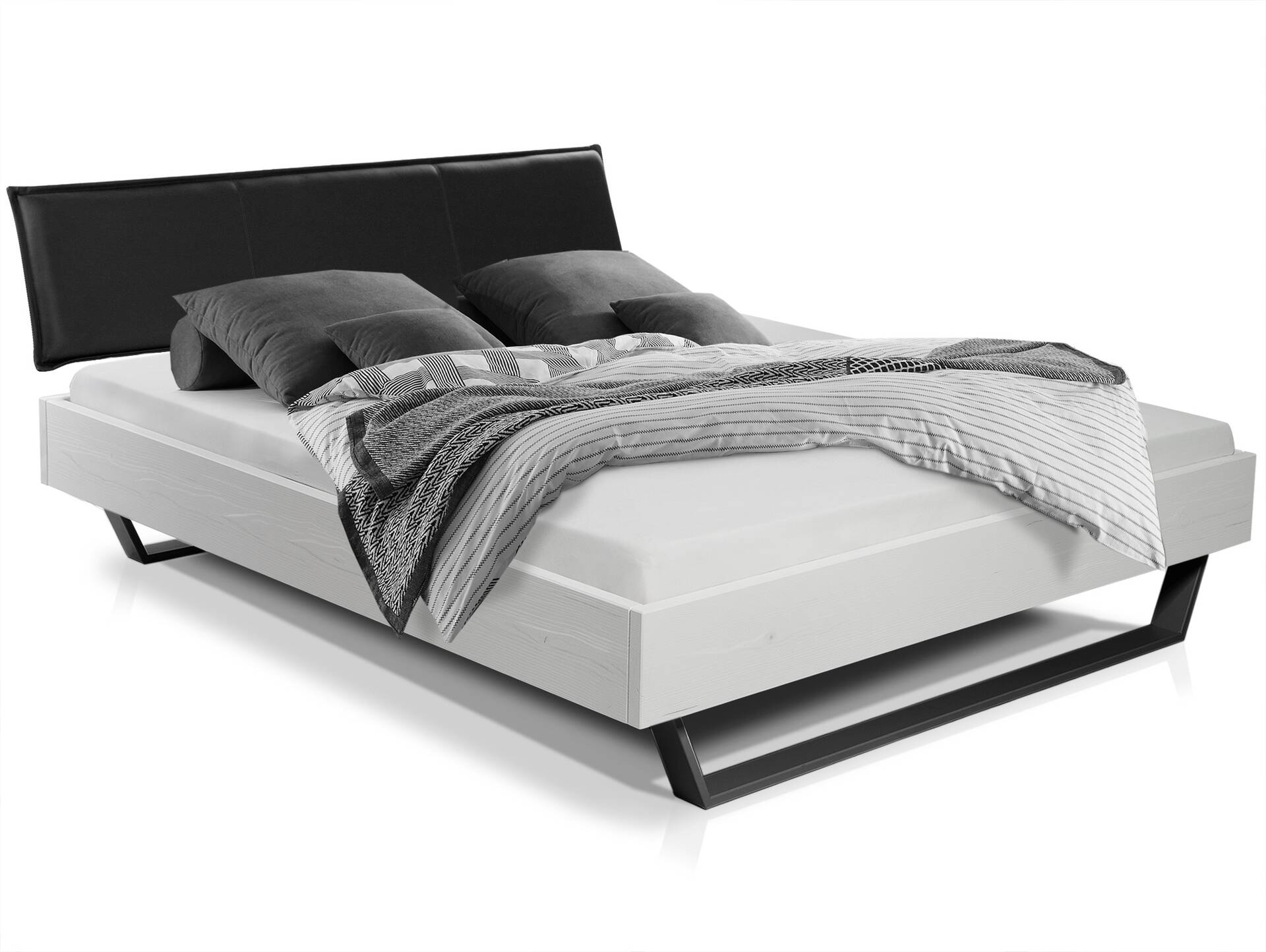 LUKY Kufenbett mit Polsterkopfteil, Material Massivholz, Fichte weiss/Kufen schwarz 140 x 200 cm | Kunstleder Schwarz