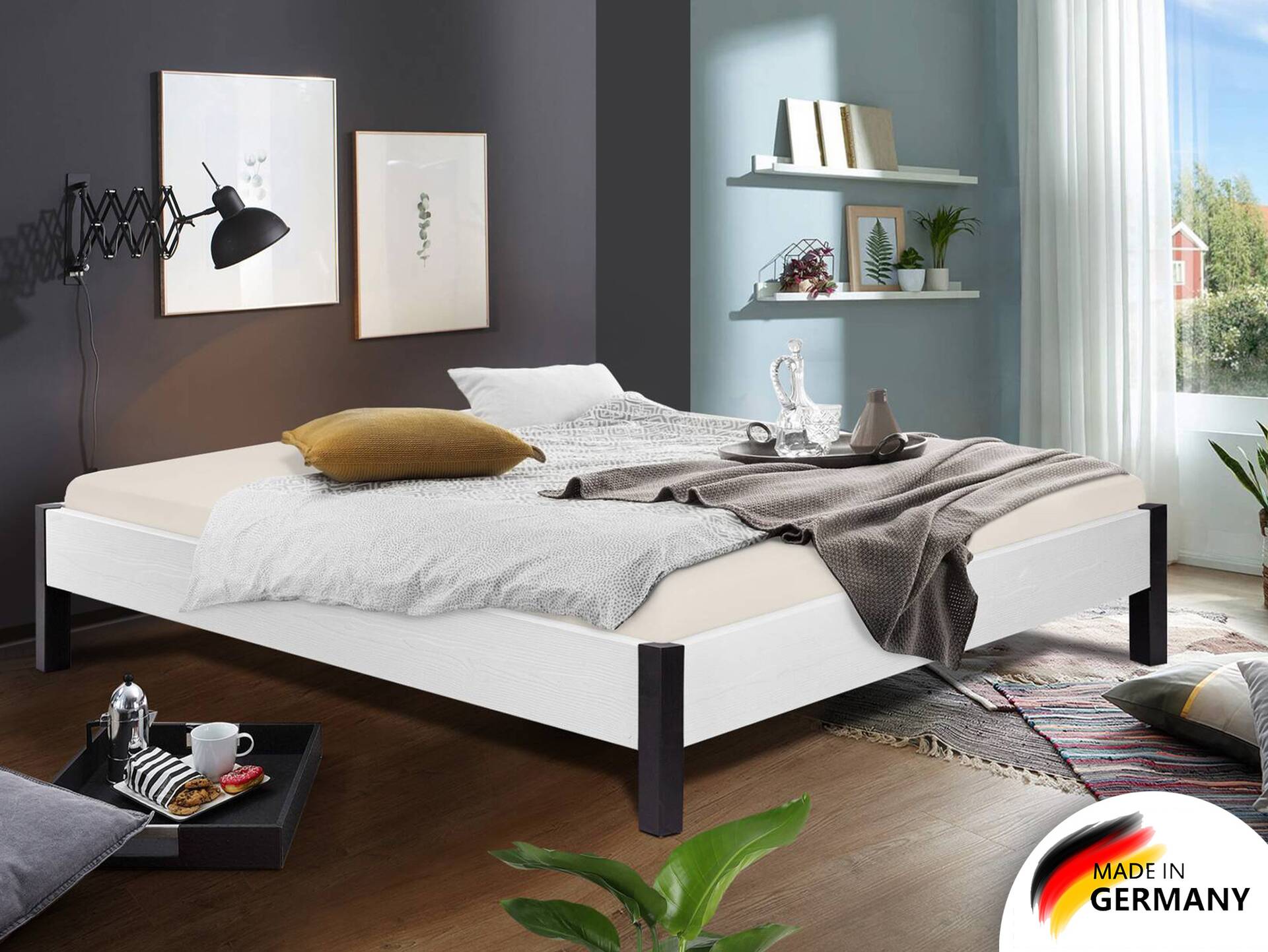 LUKY Bett mit Metallfuß, Material Massivholz, Fichte weiss, ohne Kopfteil 120 x 200 cm