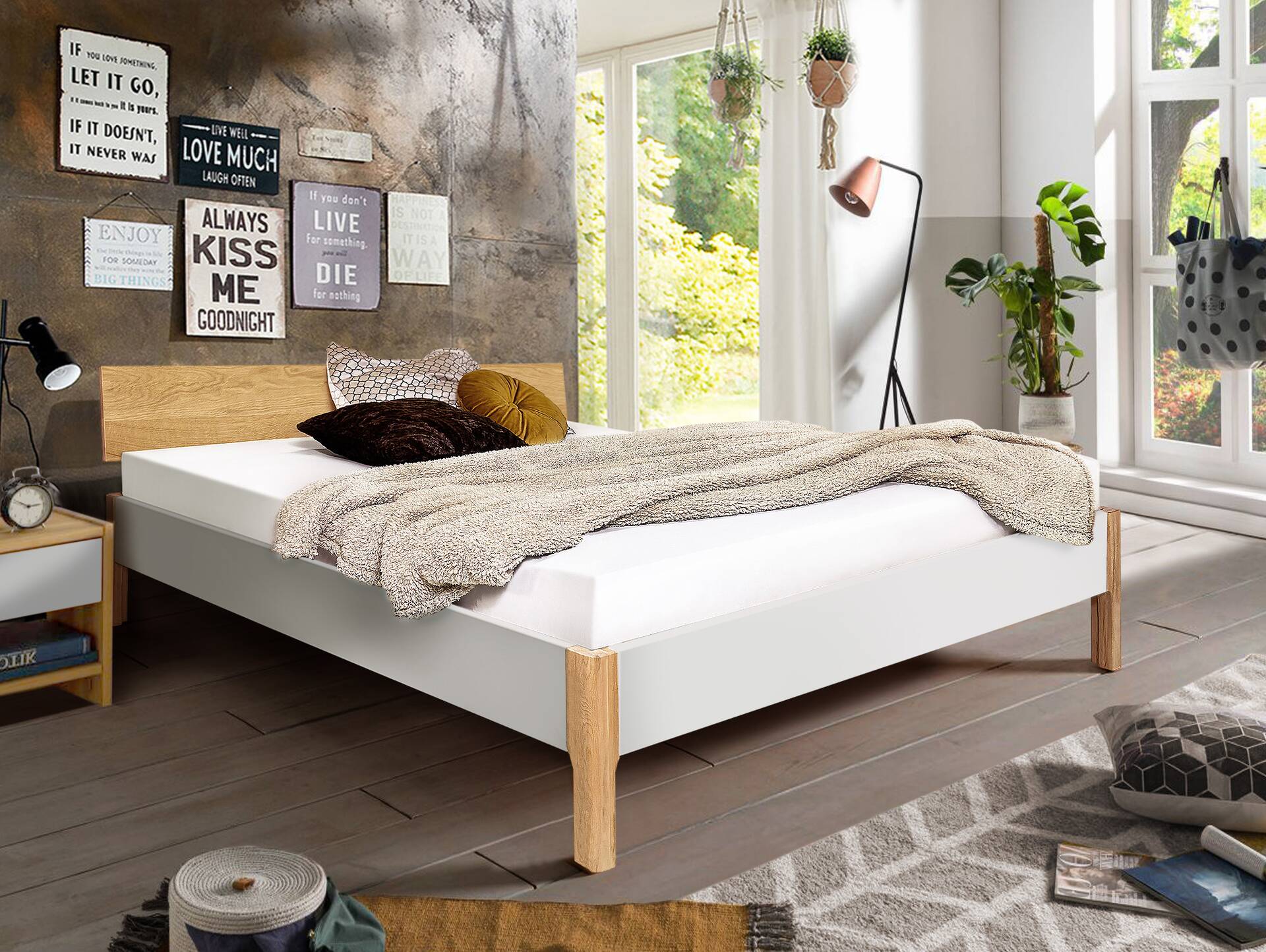 MERANO Color 4-Fuß-Massivholzbett, mit Kopfteil 200 x 220 cm | Wildeiche/creme