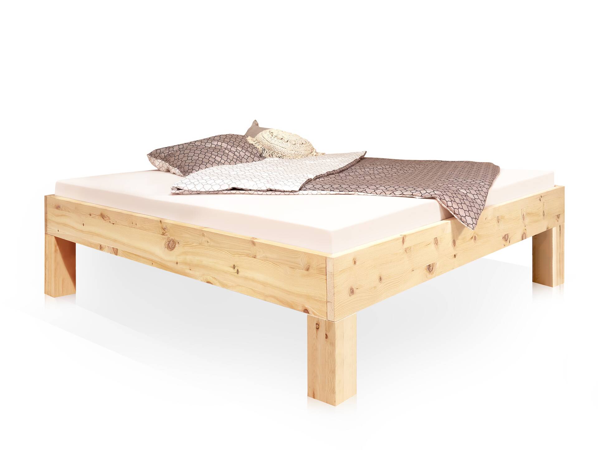 ZABINO 4-Fuß-Bett aus Zirbe, Material Massivholz, mit/ohne Holz-Kopfteil 120 x 200 cm | Zirbe geölt | Komforthöhe | ohne Kopfteil