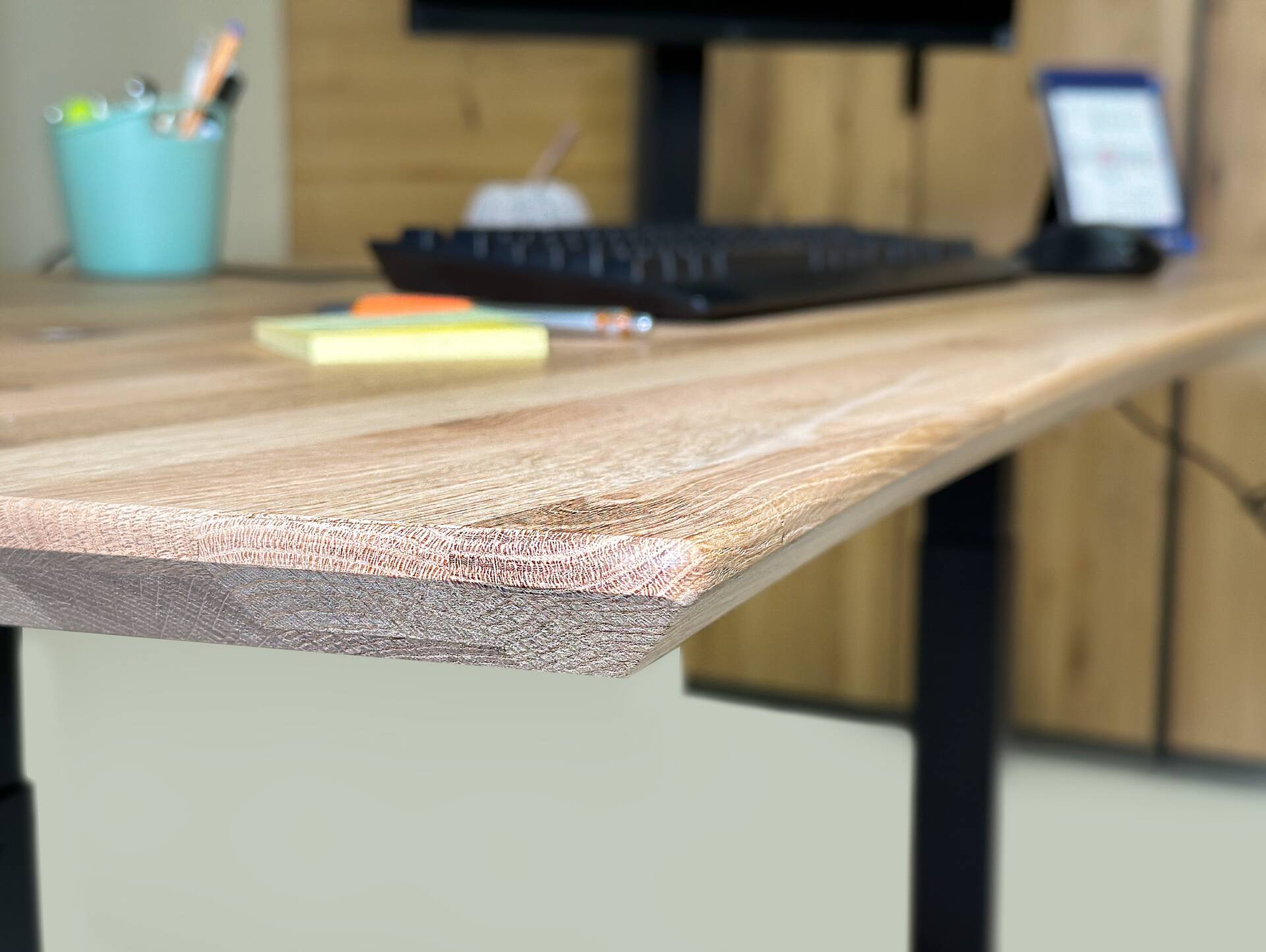 OFFICE OAK elektrisch höhenverstellbarer Schreibtisch 180x80 cm, Material Massivholz, Eiche geölt 