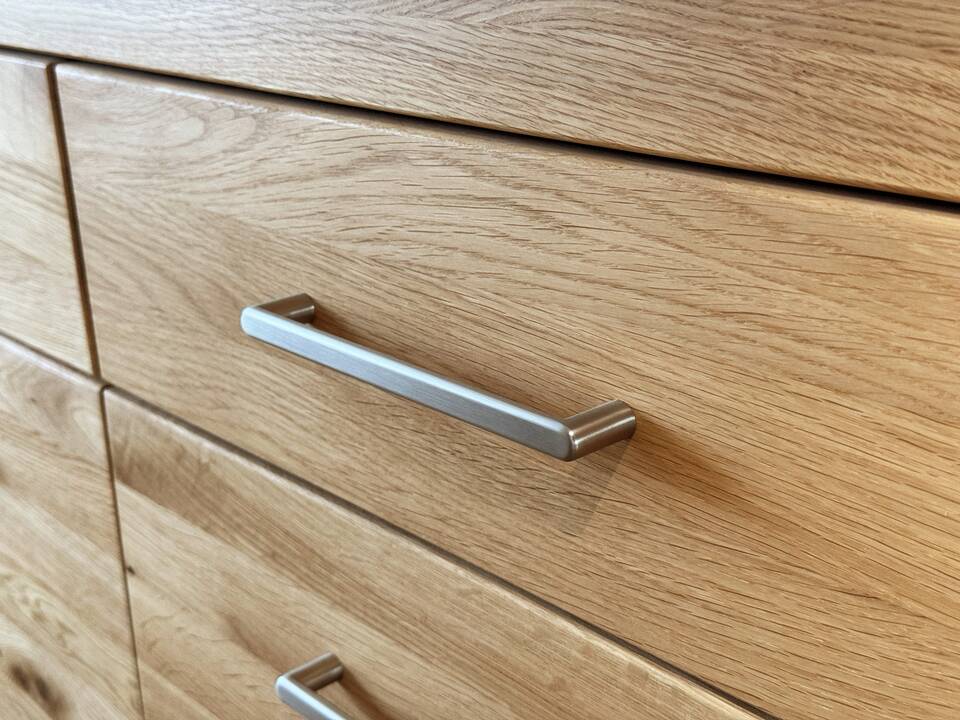 KAMILLA Sideboard II, Material Massivholz, Wildeiche geölt 