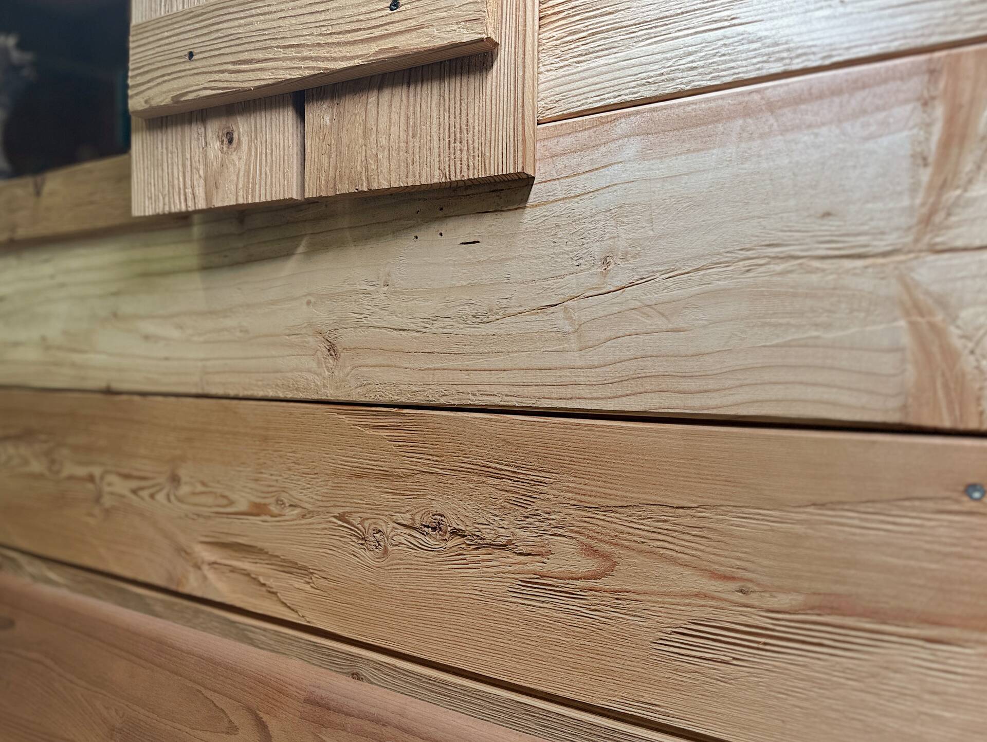 Nut- und Federbretter, Lärche gehackt/gebürstet, Material Massivholz, verschiedene Längen erhältlich 17.5 cm | 1 Meter