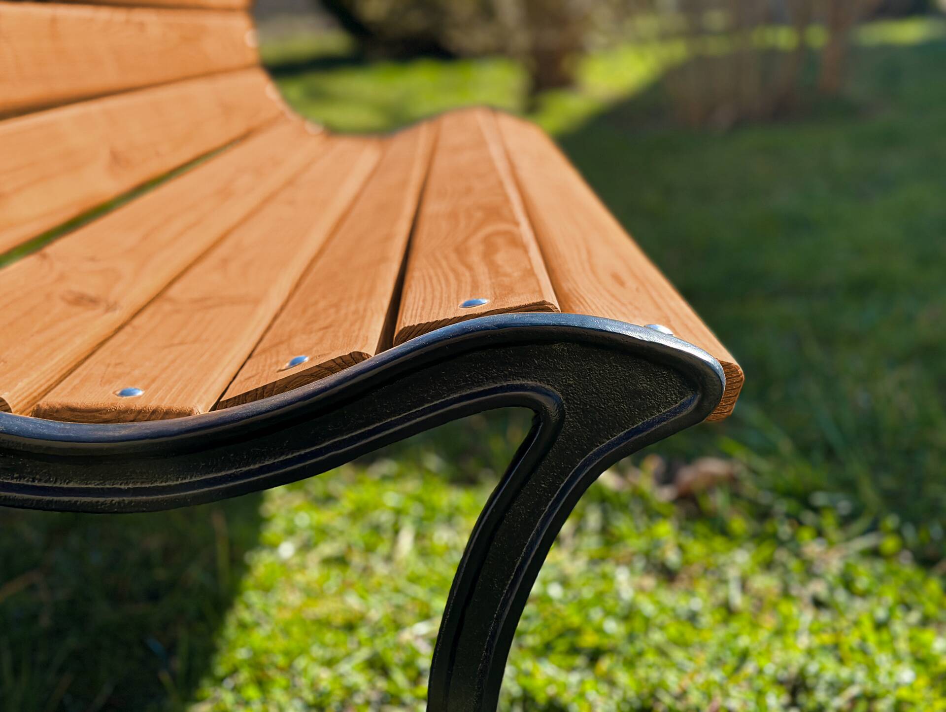 GUSTL Gartenbank, Material Massivholz Lärche, Metallgestell Schwarz 180 cm