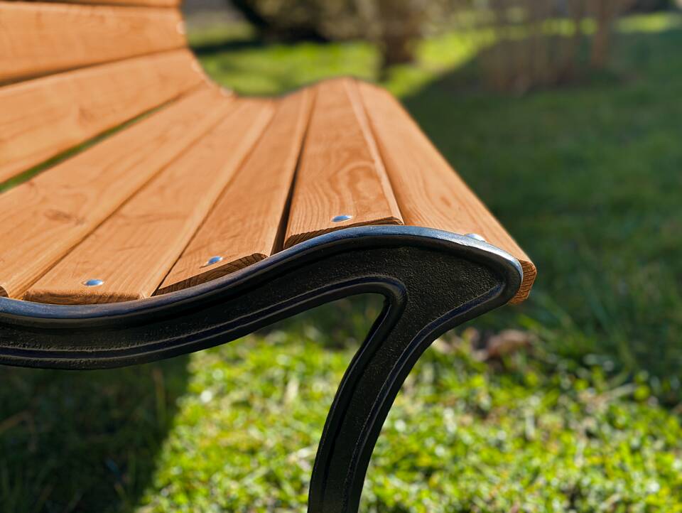 GUSTL Gartenbank, Material Massivholz Lärche, Metallgestell Schwarz 150 cm
