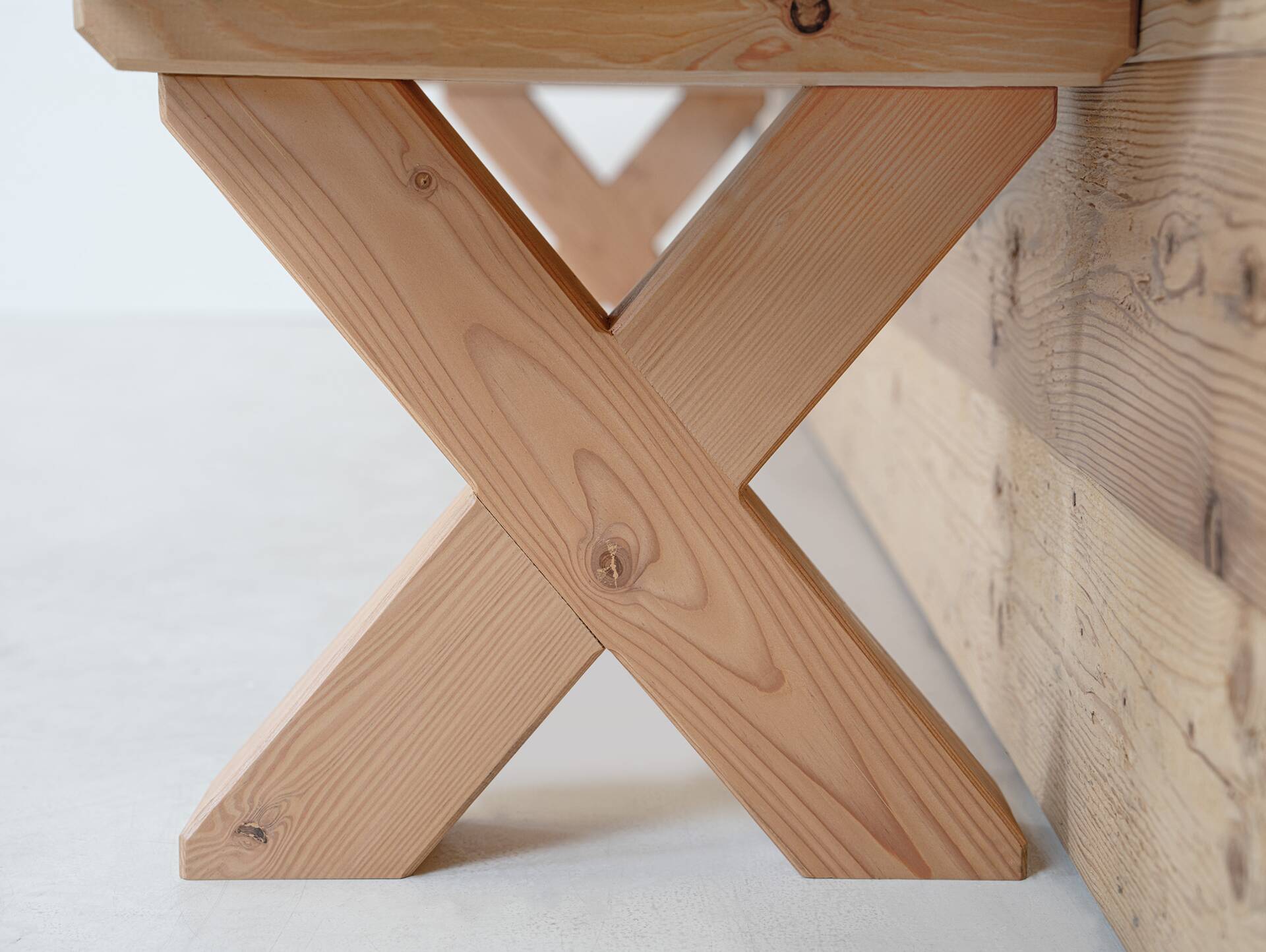 CANCUN PLUS Gartengarnitur mit X-Beinen, Material Massivholz, Lärche 200 cm | Natur | ohne Rückenlehne