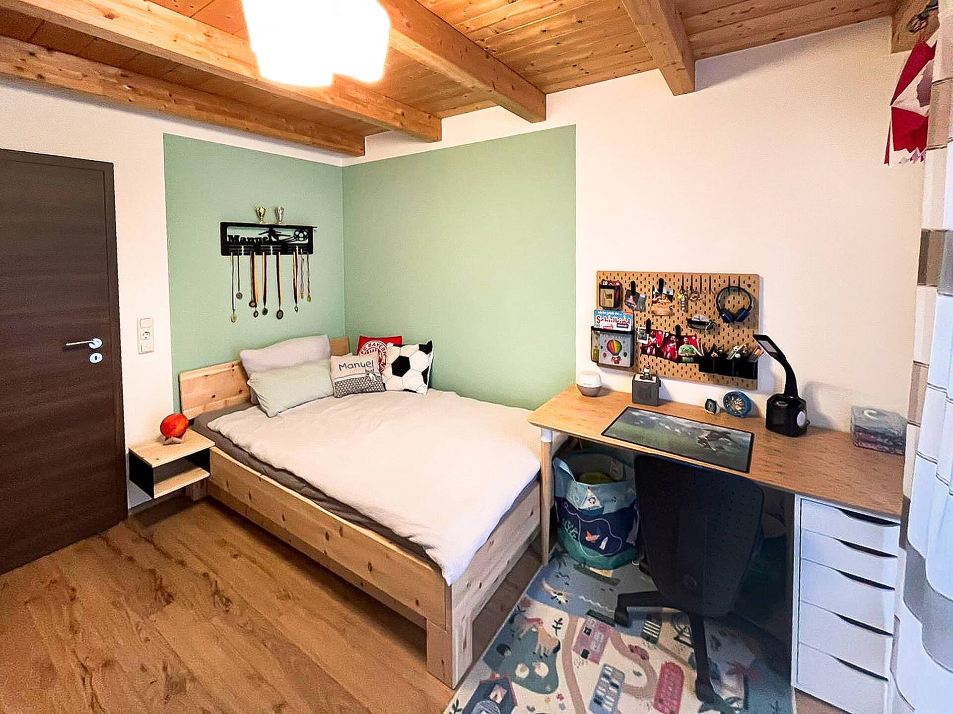 ZABINO 4-Fuß-Zirbenbett mit Kopfteil, Material Massivholz 120 x 200 cm | Zirbe unbehandelt | Standardhöhe