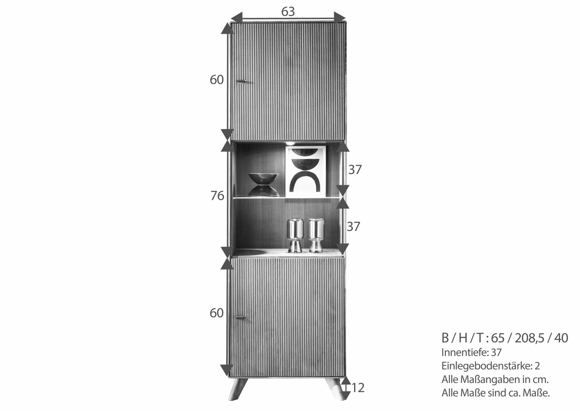 JAKARTA Vitrine I, Material Massivholz, Kernbuche Tabak geölt 