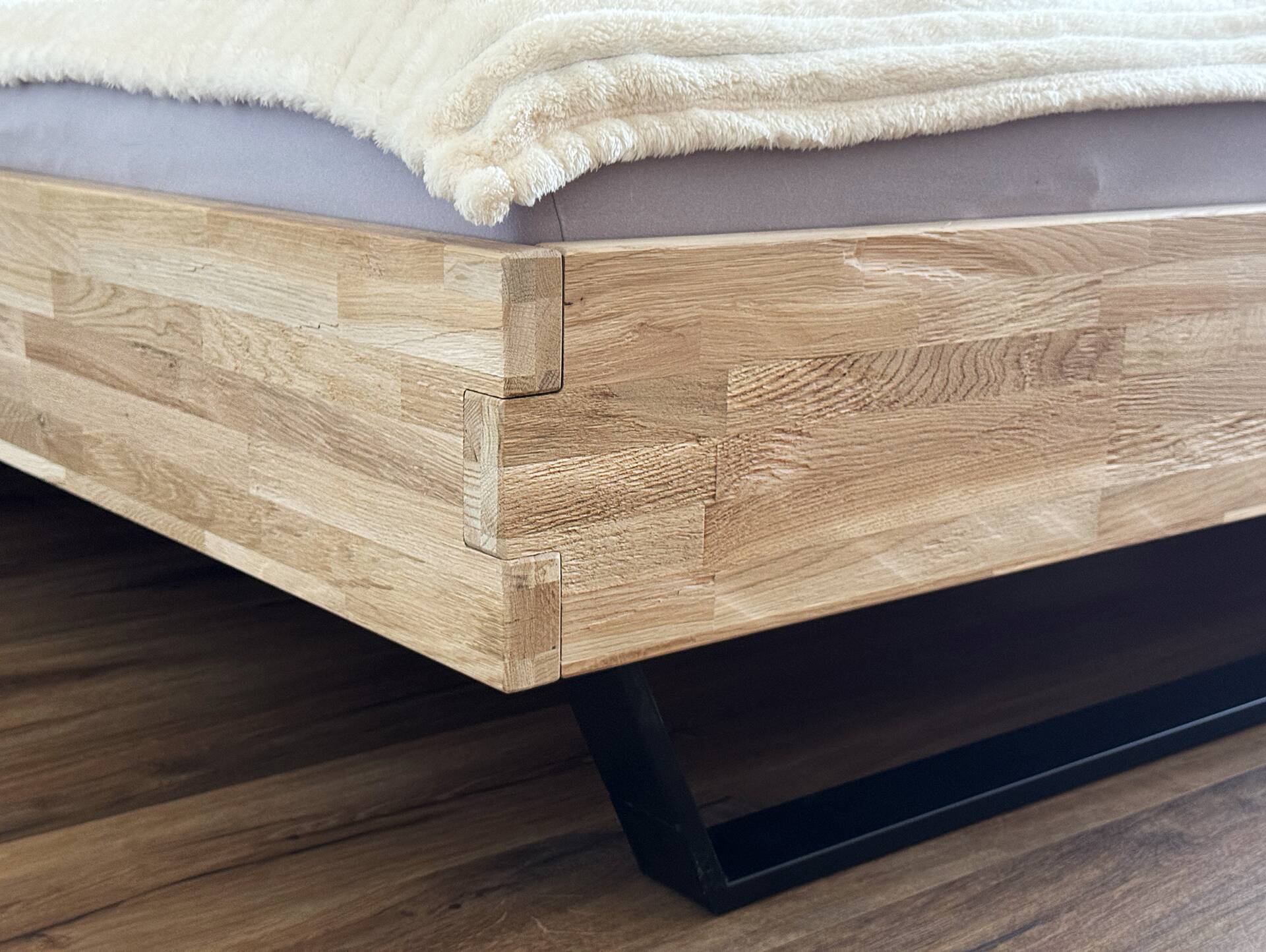 CORDINO Kufenbett aus Eiche, Material Massivholz, mit/ohne Kopfteil 90 x 200 cm | Eiche unbehandelt | gehackt | ohne Kopfteil