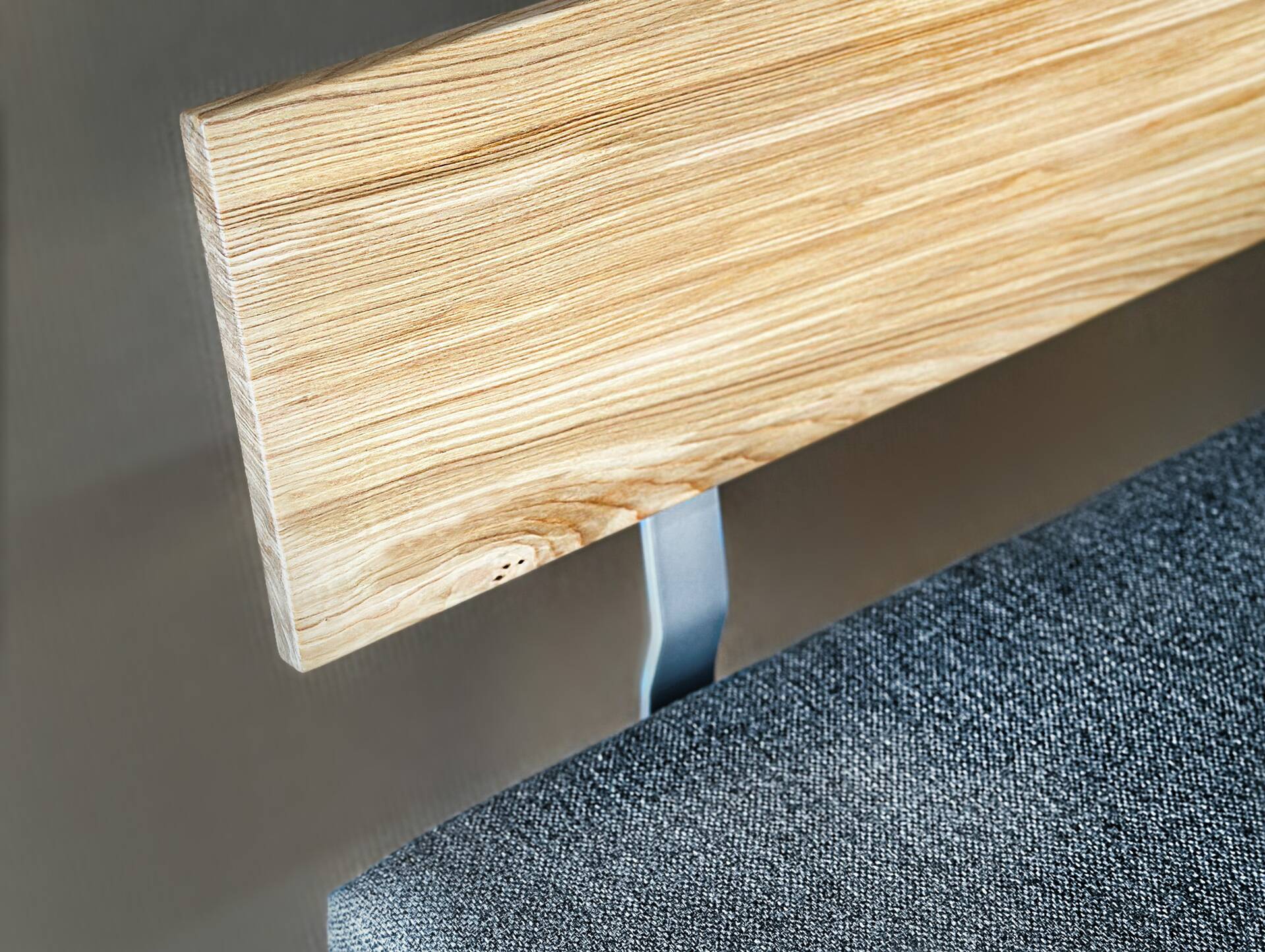 ARIMO Eckbank nach Maß, Material Massivholz 