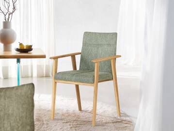 AMARO II Polsterstuhl mit Armlehnen, Gestell Massivholz, Stoffbezug 