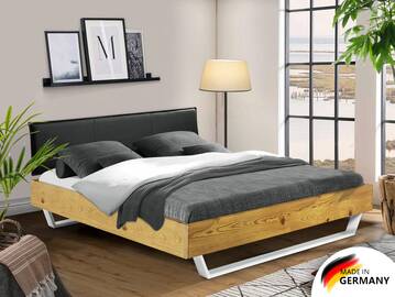 CURBY Kufenbett mit Polsterkopfteil, Material Massivholz, rustikale Altholzoptik, Fichte, Kufen weiss 