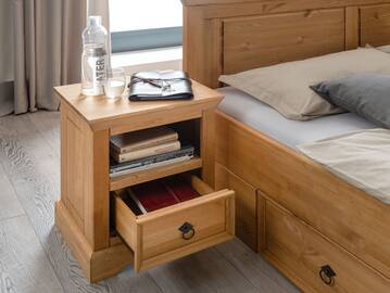 PALERMO Nachtkommode, Material Massivholz,  Kiefer eichefarbig gebeizt 