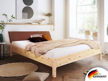 ZANDOR 4-Fuß-Zirbenbett mit Kopfteil aus Leinenstoff, Material Massivholz