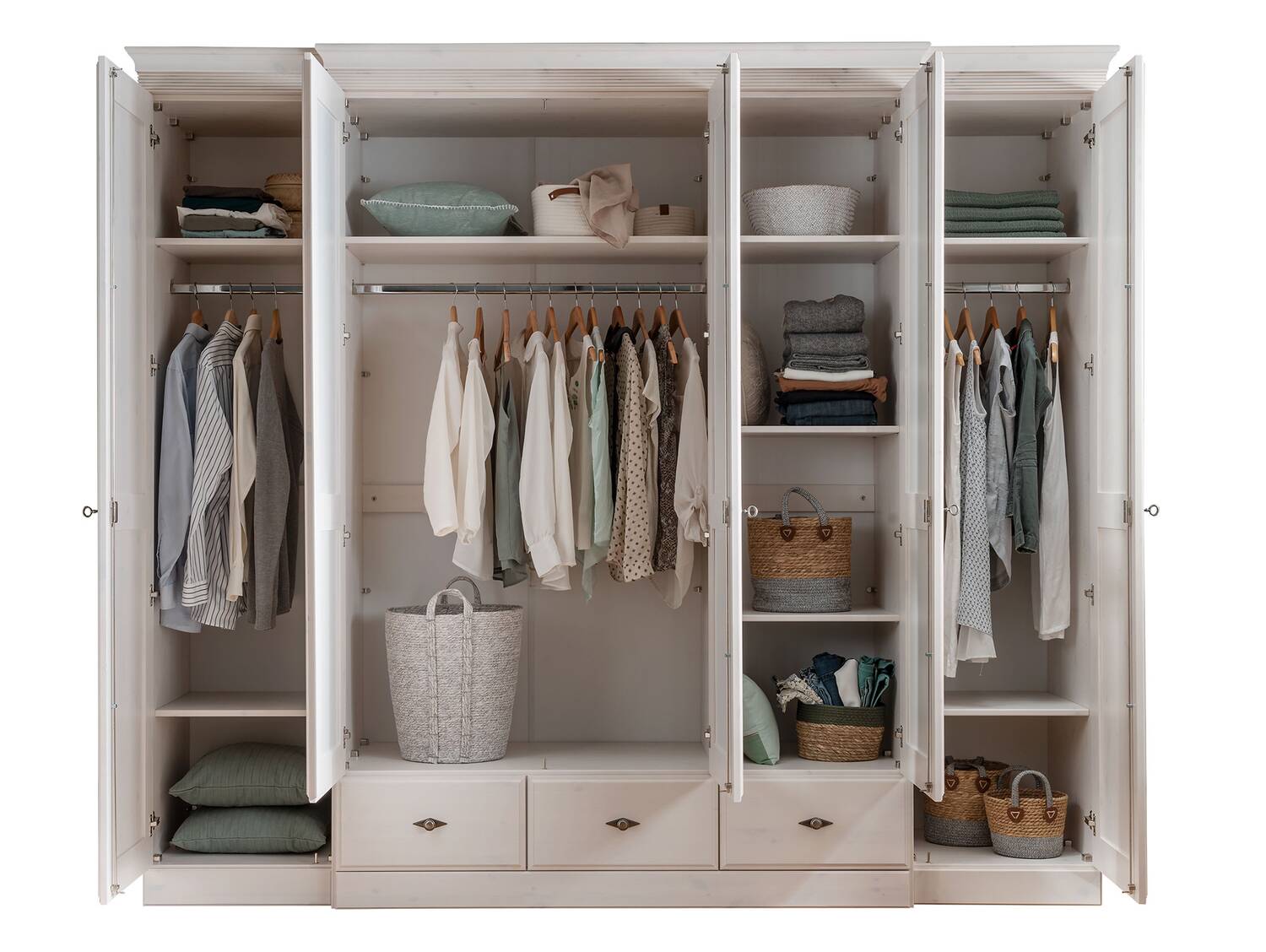 MANERA Kleiderschrank, Material Massivholz, Kiefer weiß gewachst 261 cm