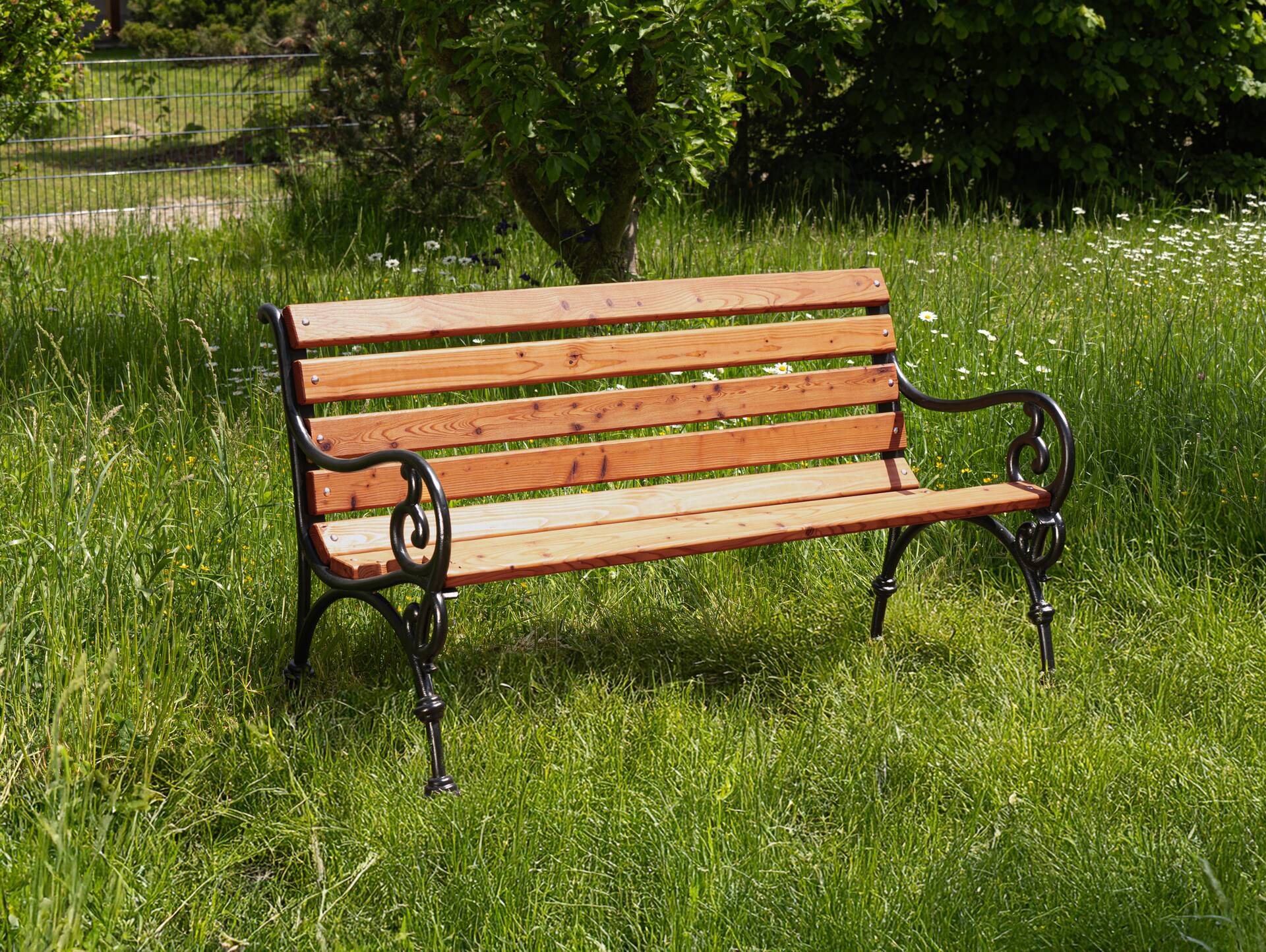 GODENA Gartenbank, Material Massivholz Lärche, Metallgestell schwarz 130 cm