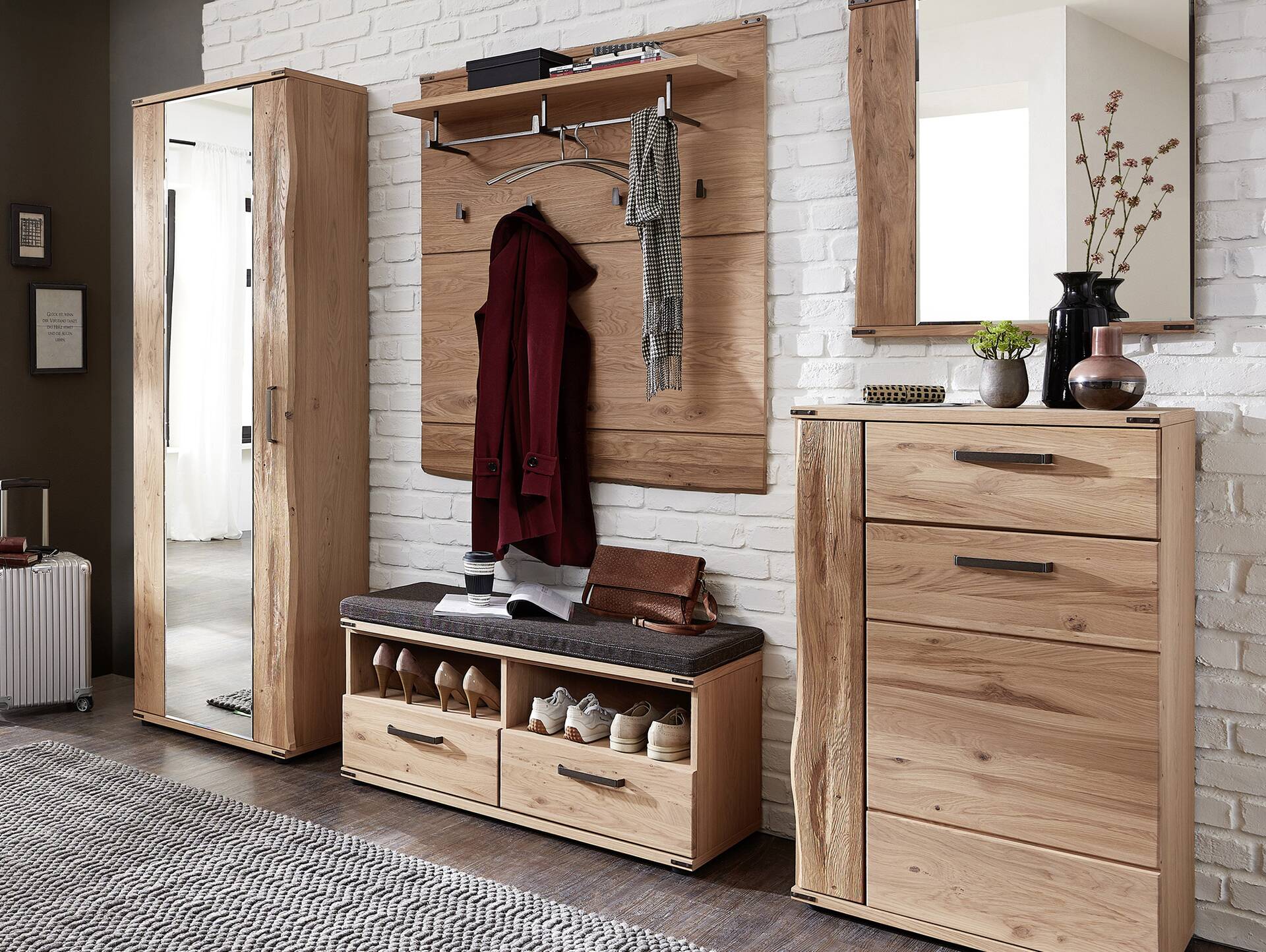 BANTY Garderobenpaneel, Material Teilmassiv, Wildeiche 