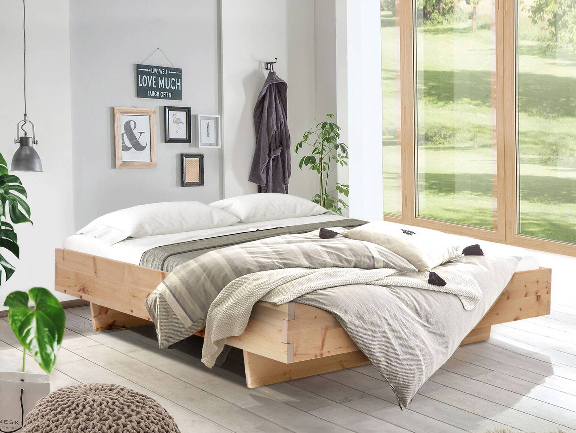 ZARUBA Zirbenbett mit Wangenfuß, Material Massivholz, ohne Kopfteil 120 x 200 cm