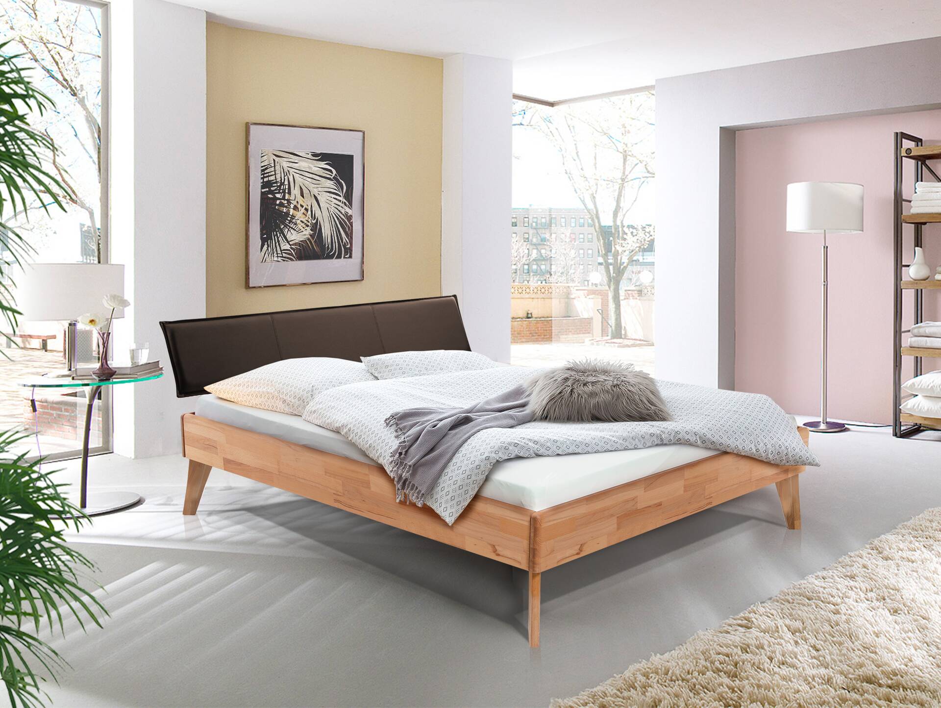 CALIDO 4-Fuß-Bett mit Polster-Kopfteil, Material Massivholz 160 x 200 cm | Buche geölt |  Kunstleder Braun | Komforthöhe