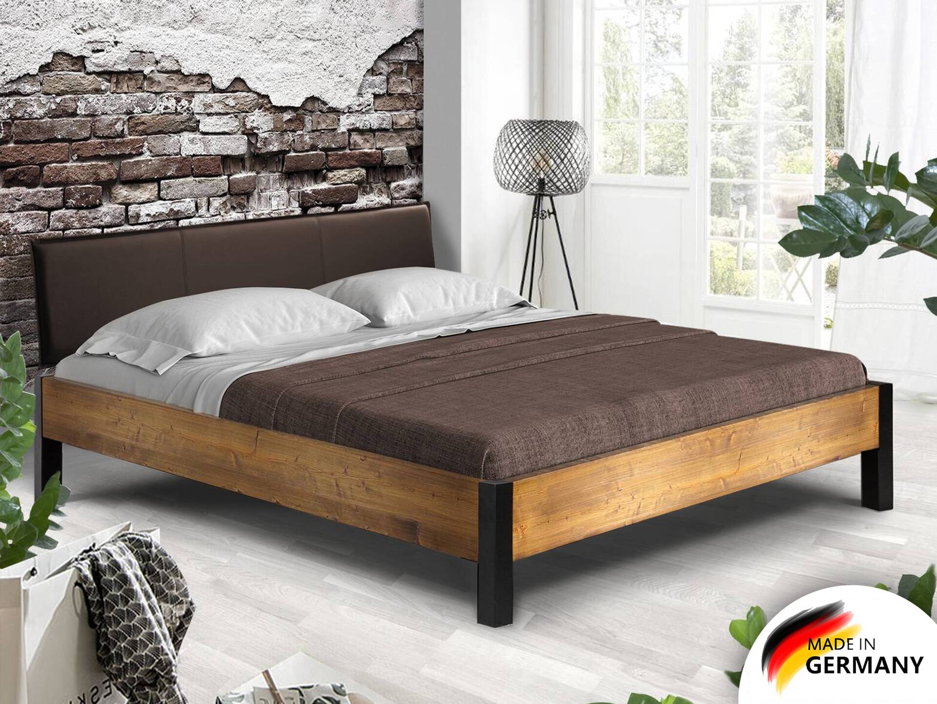 CURBY Bett mit Metallfuß und Polsterkopfteil, Material Massivholz, rustikale Altholzoptik, Fichte 120 x 200 cm | vintage | Stoff Anthrazit ohne Steppung