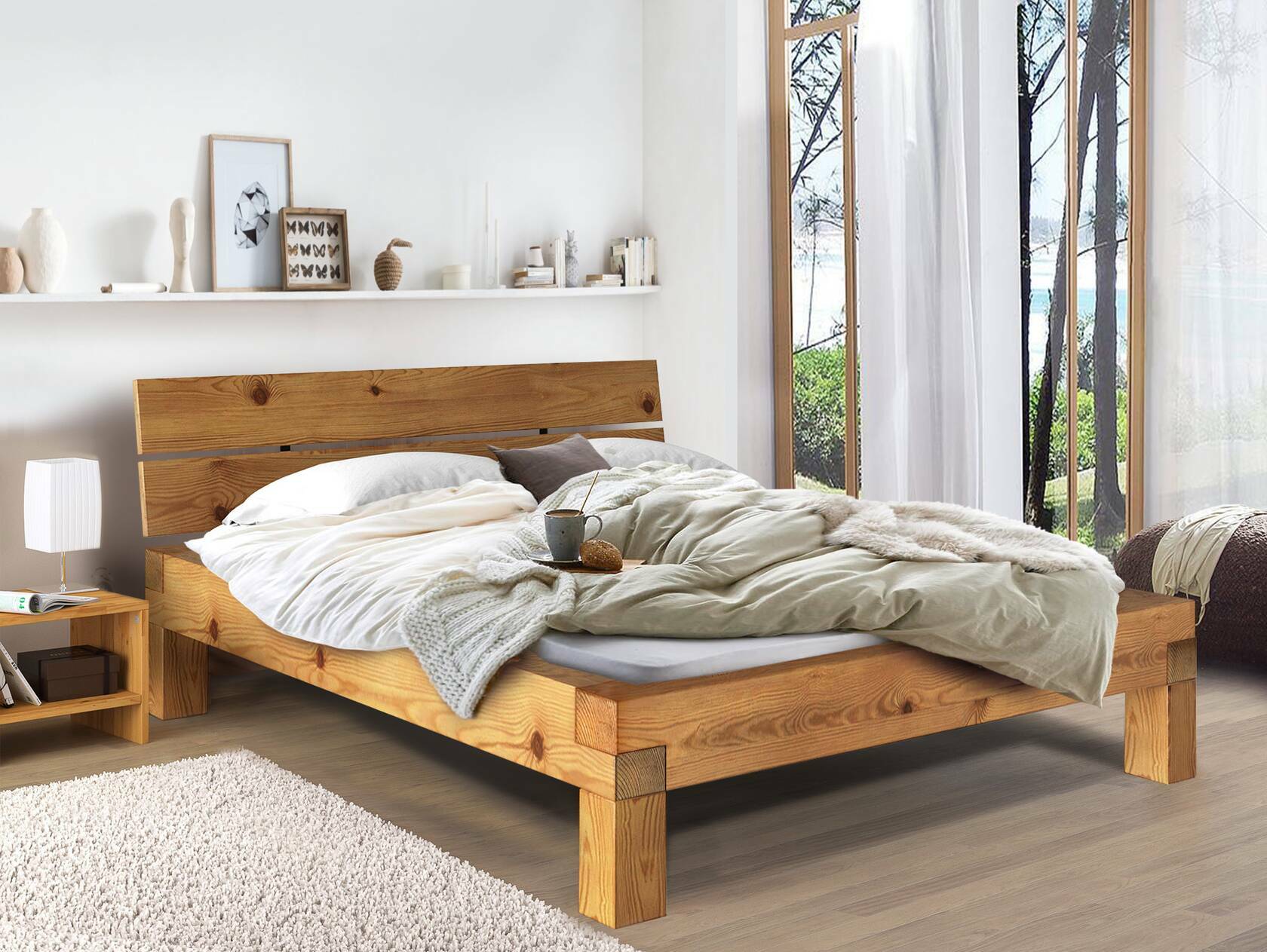 CURBY 4-Fuß-Balkenbett mit Kopfteil, Material Massivholz, Thermo-Fichte 200 x 200 cm | vintage | Standardhöhe