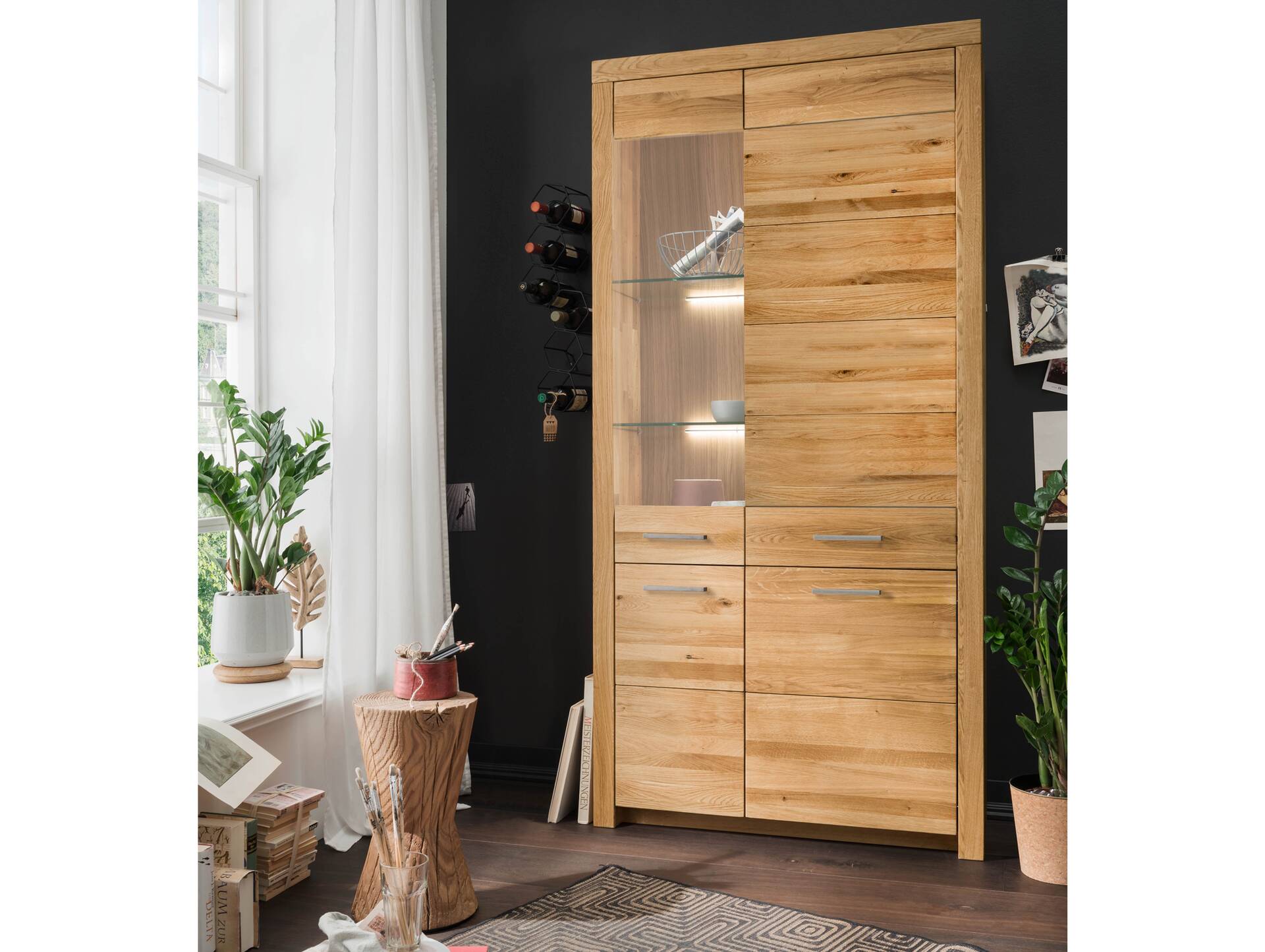KAMILLA Vitrine II, Material Massivholz, Wildeiche geölt links