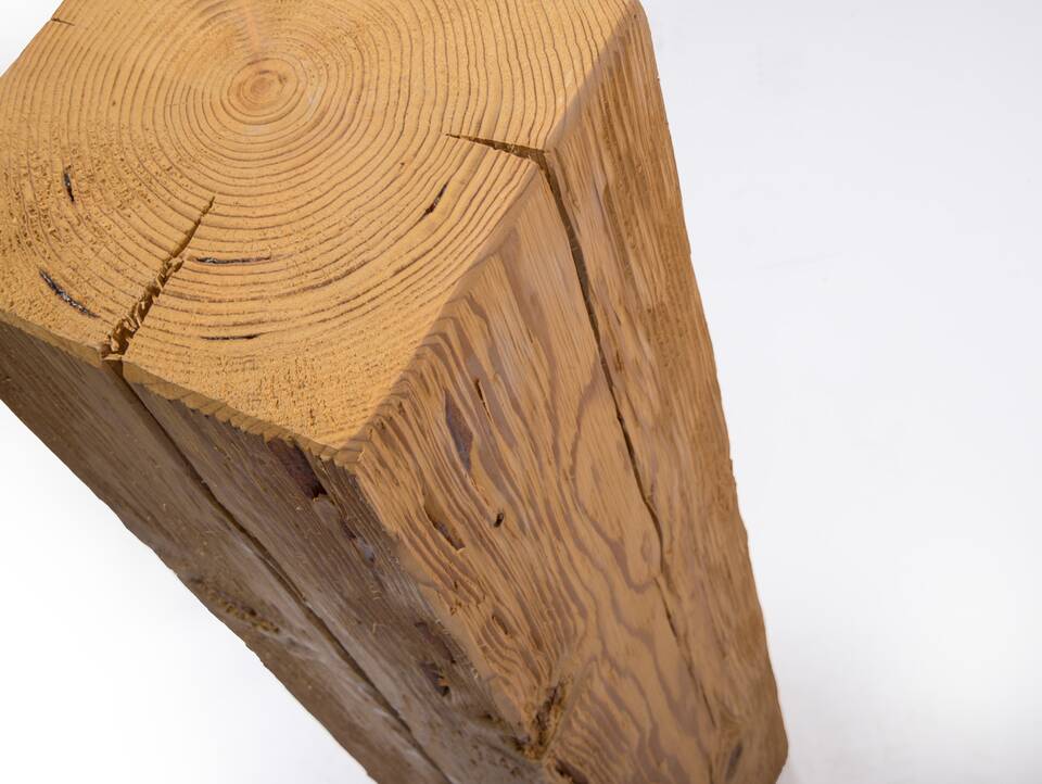 CURBY Blumensäule in rustikaler Altholzoptik, Fichte massiv 19x19 cm | 125 cm | gehackt