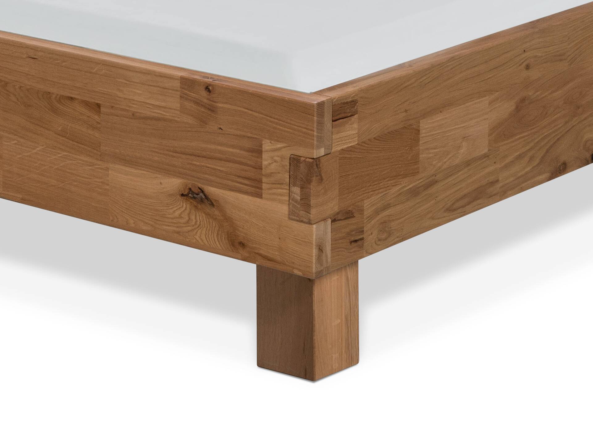 CORDINO 4-Fuß-Bett aus Eiche mit gestepptem Polsterkopfteil, Material Massivholz 120 x 200 cm | Eiche unbehandelt | Kunstleder Braun | gebürstet