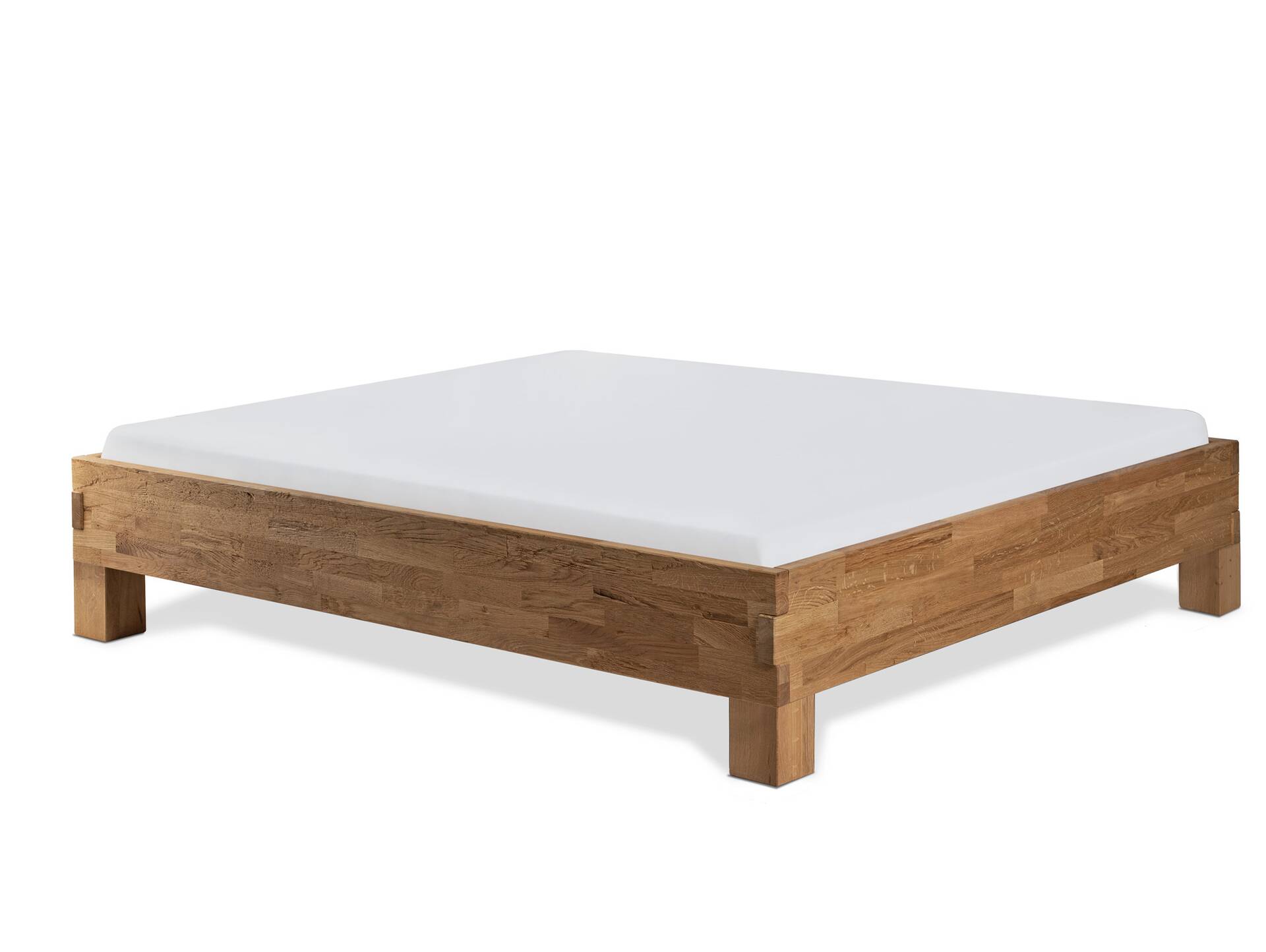 CORDINO 4-Fuß-Bett aus Eiche, Material Massivholz, mit/ohne Kopfteil 180 x 200 cm | Eiche unbehandelt | gehackt | ohne Kopfteil