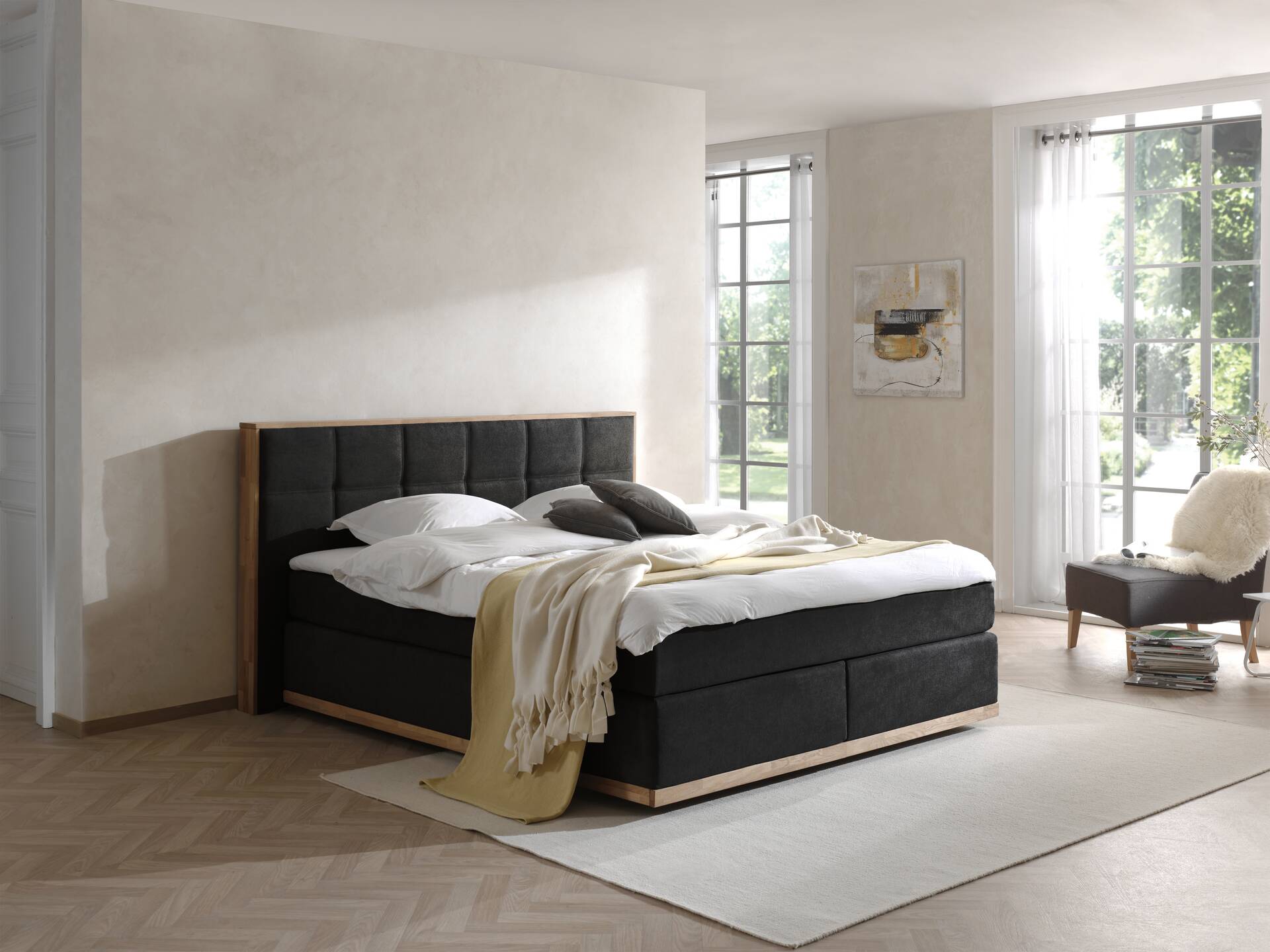 LEVANTOS Boxspringbett, Mix aus massiver Eiche und Velourgewebe 160 x 200 cm | schwarz | Härtegrad 2