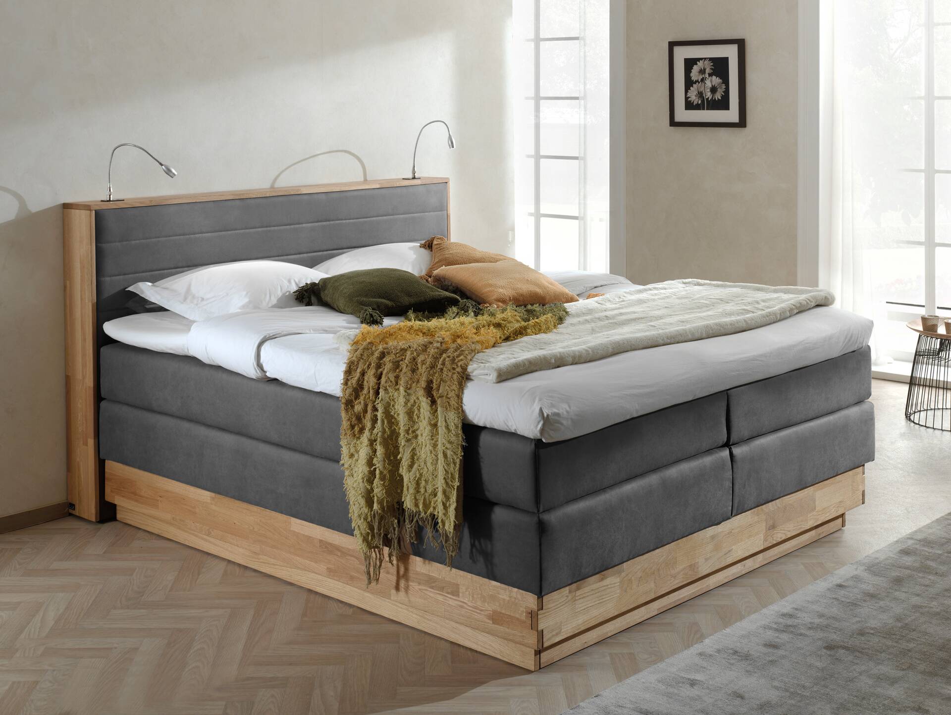 MENOTA Boxspringbett mit Bettkasten, massivem Holzrahmen und Bezug im Vintage Look 160 x 200 cm | grau | Härtegrad 2