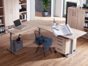 OFFICE ONE elektrisch höhenverstellbarer Eckschreibtisch mit Memory-Funktion, Dekorspanplatte 