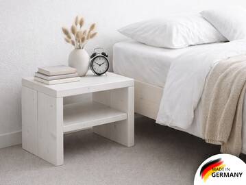 PUMBA Nachtkommode mit Ablage, Material Massivholz, Fichte massiv weiss