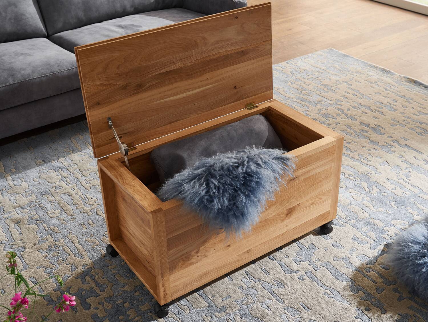 MARITA Truhe, Material Massivholz, Wildeiche geölt