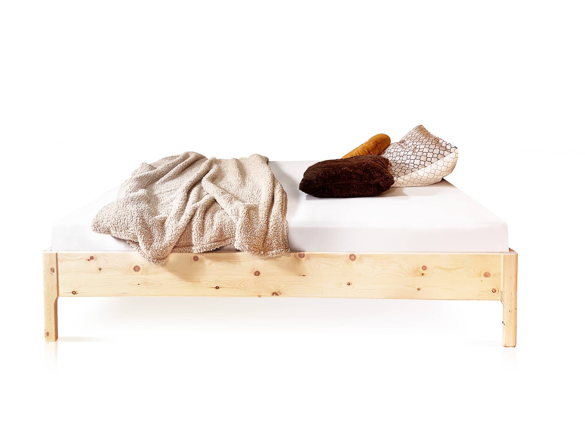 ZANDOR 4-Fuß-Zirbenbett ohne Kopfteil, Material Massivholz 120 x 200 cm
