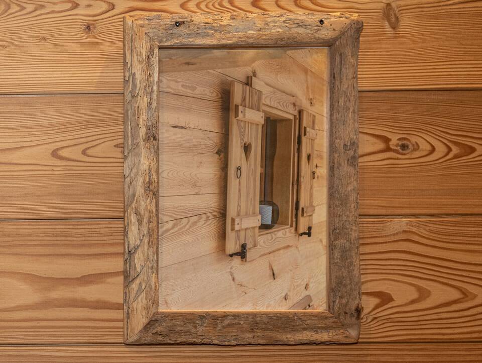 Bilderrahmen aus Eiche-Altholz, Material Massivholz, rustikale Strukturoberfläche DIN A5
