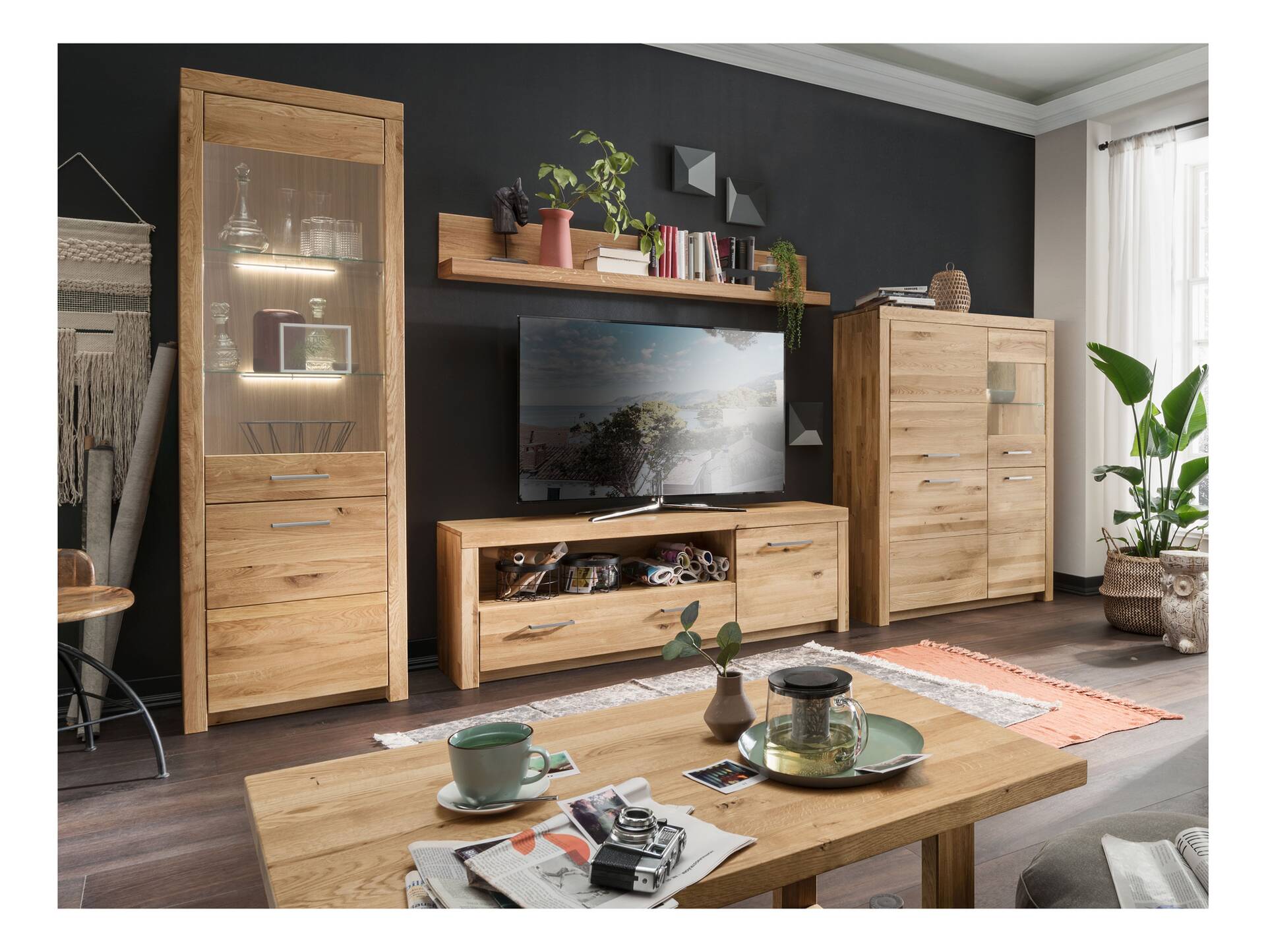 KAMILLA Highboard I, Material Massivholz, Wildeiche geölt Türanschlag rechts