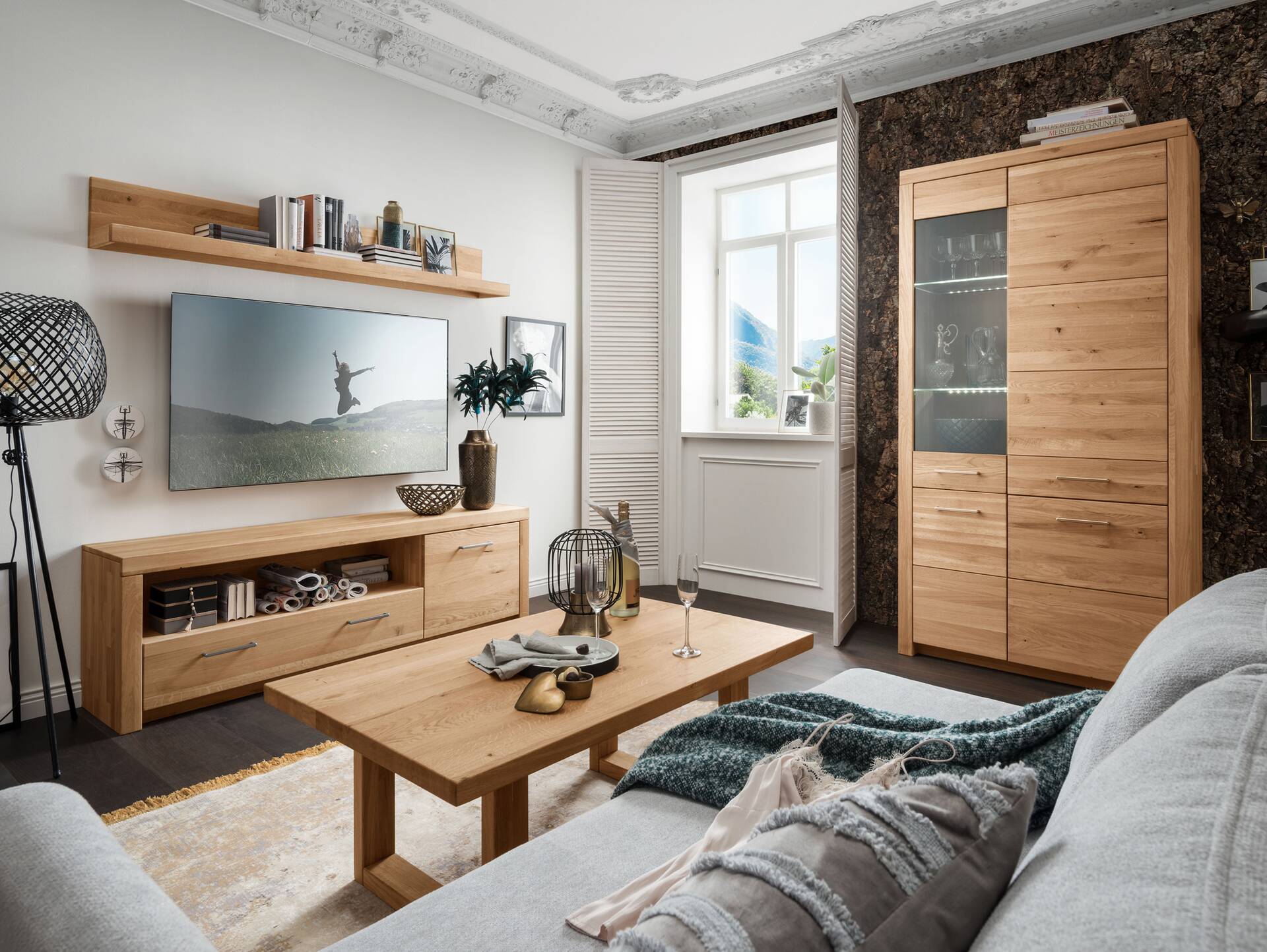 KAMILLA Vitrine II, Material Massivholz, Wildeiche geölt links