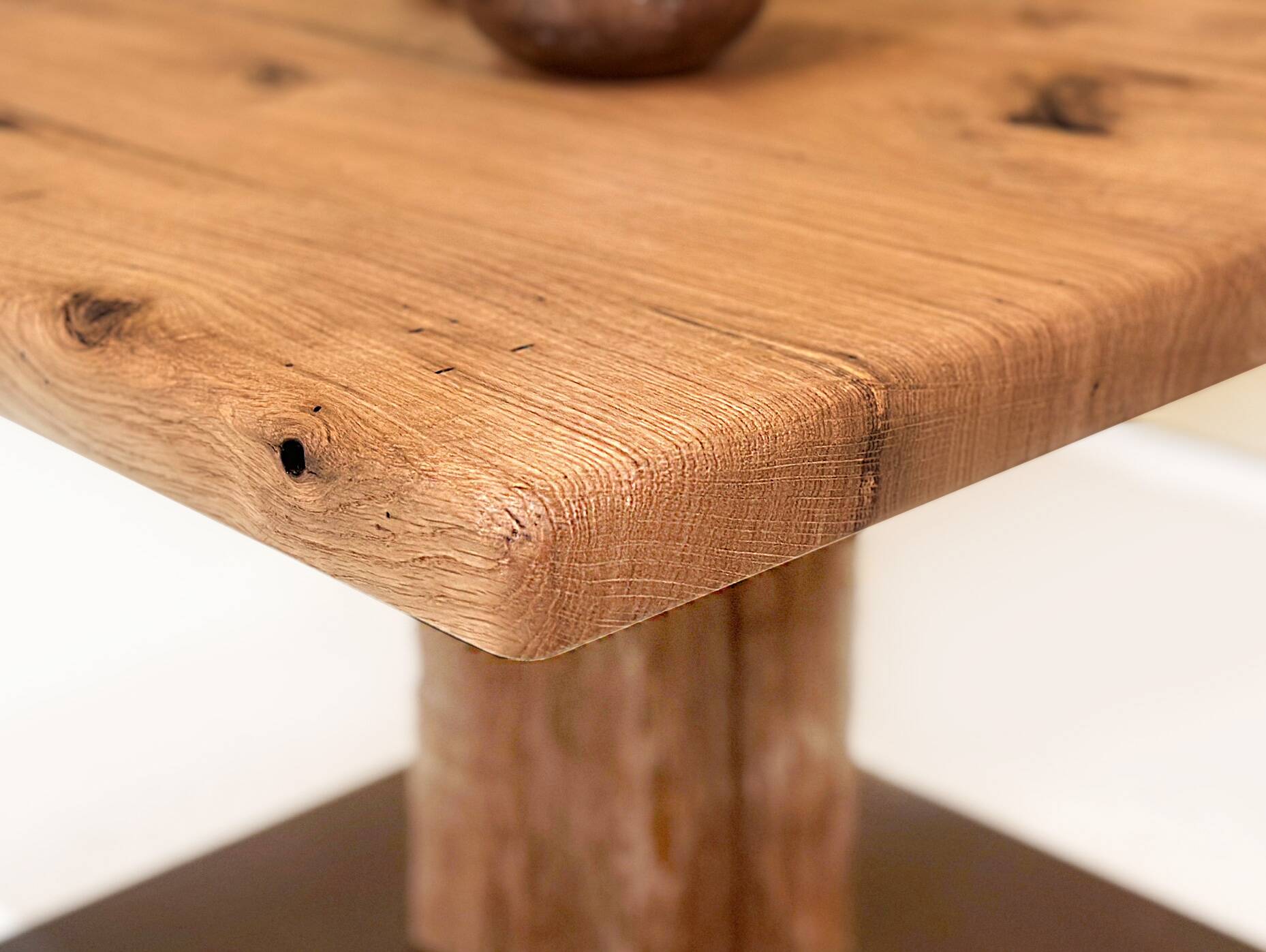 GALINO Couchtisch, Material Massivholz/Metall, Alteiche geölt/schwarz 60 x 60 cm 