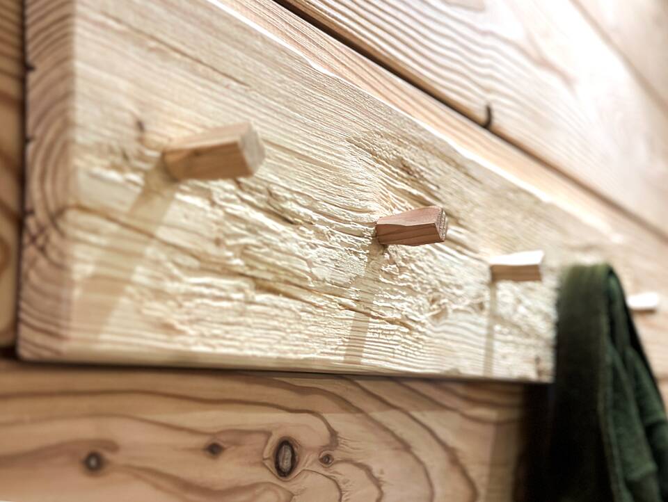 Garderobenpaneel, Material Massivholz, Lärche natur 