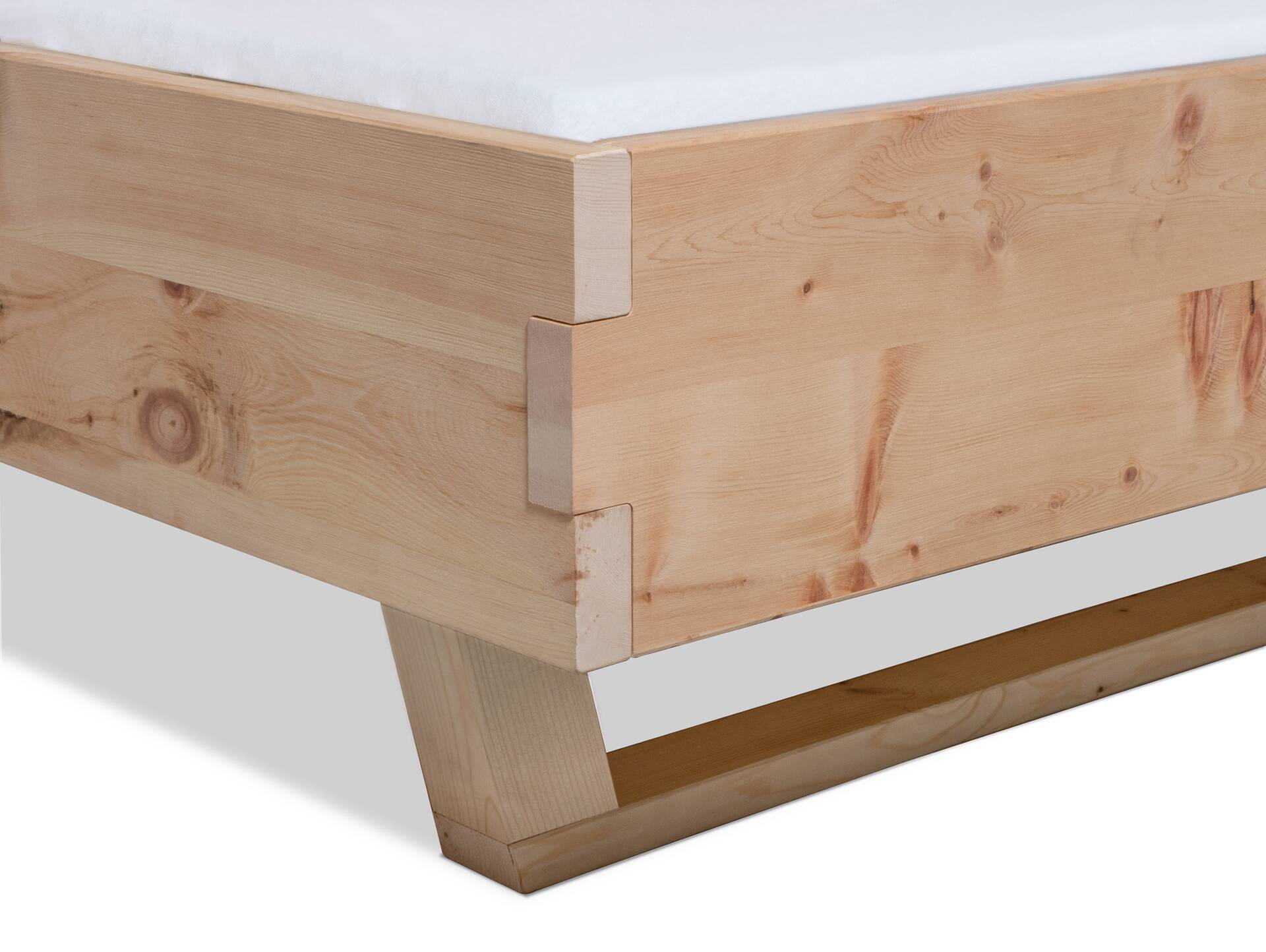 ZARUBA Holz-Kufenbett aus Zirbe, Material Massivholz, ohne Kopfteil 120 x 200 cm