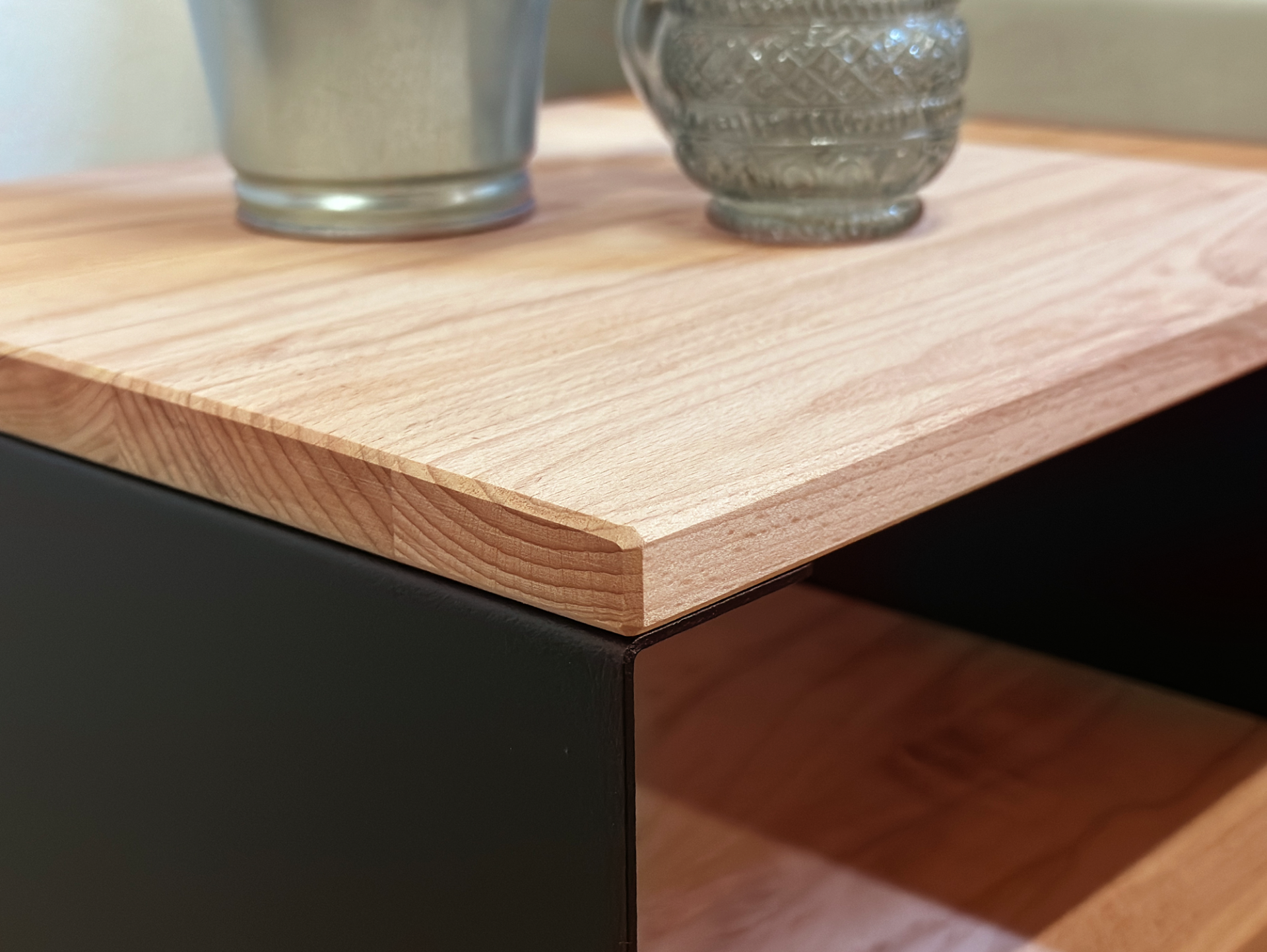 DAKONA Hängenachtkommode, Material Massivholz/Metall Buche geölt