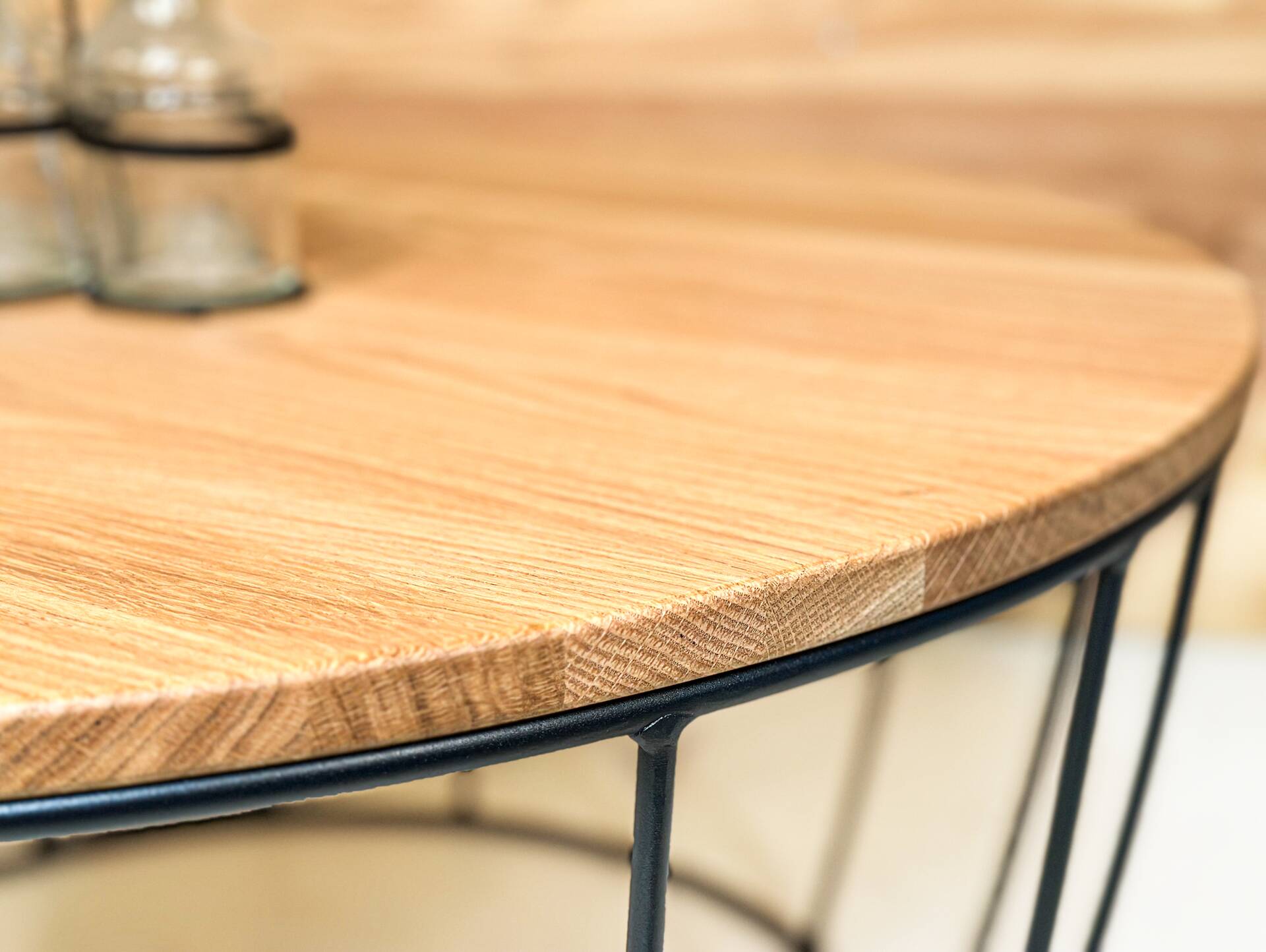 HERMI Couchtisch, Material Massivholz/Metall, Eiche geölt/schwarz 