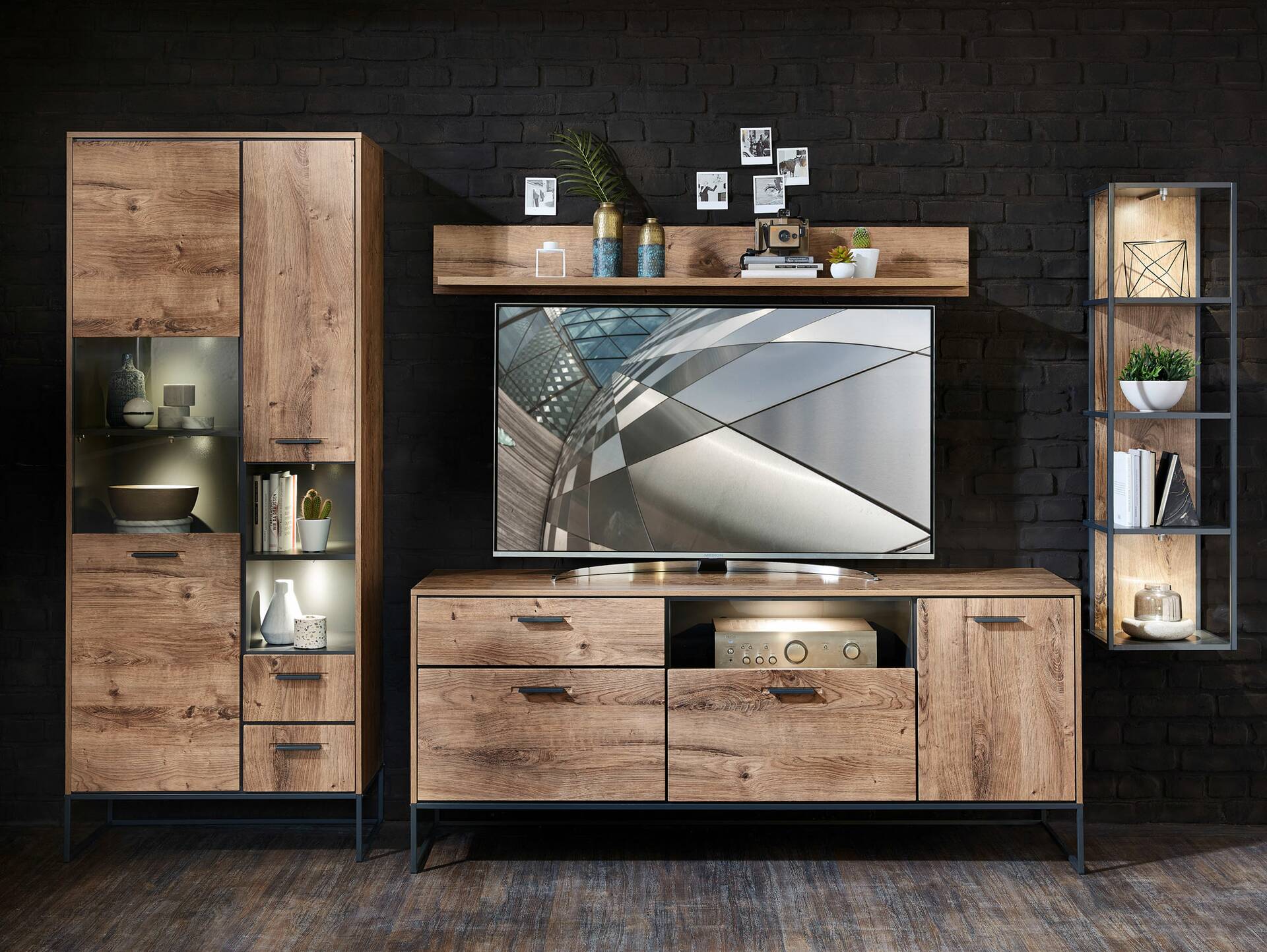 MILTON Sideboard I, Material MDF, eichefarbig 